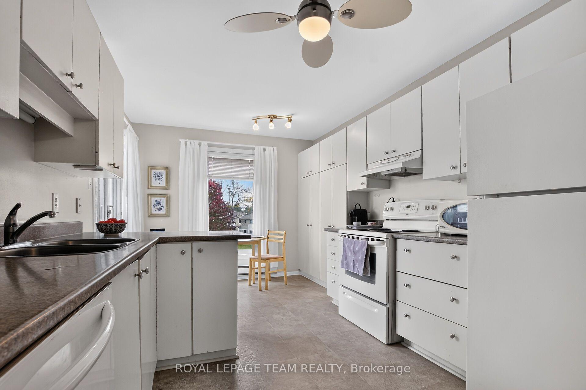 Photo 8 of Unit 15, 37C Stonehaven Drive, Ottawa, Kanata - Bridlewood — HOMEH