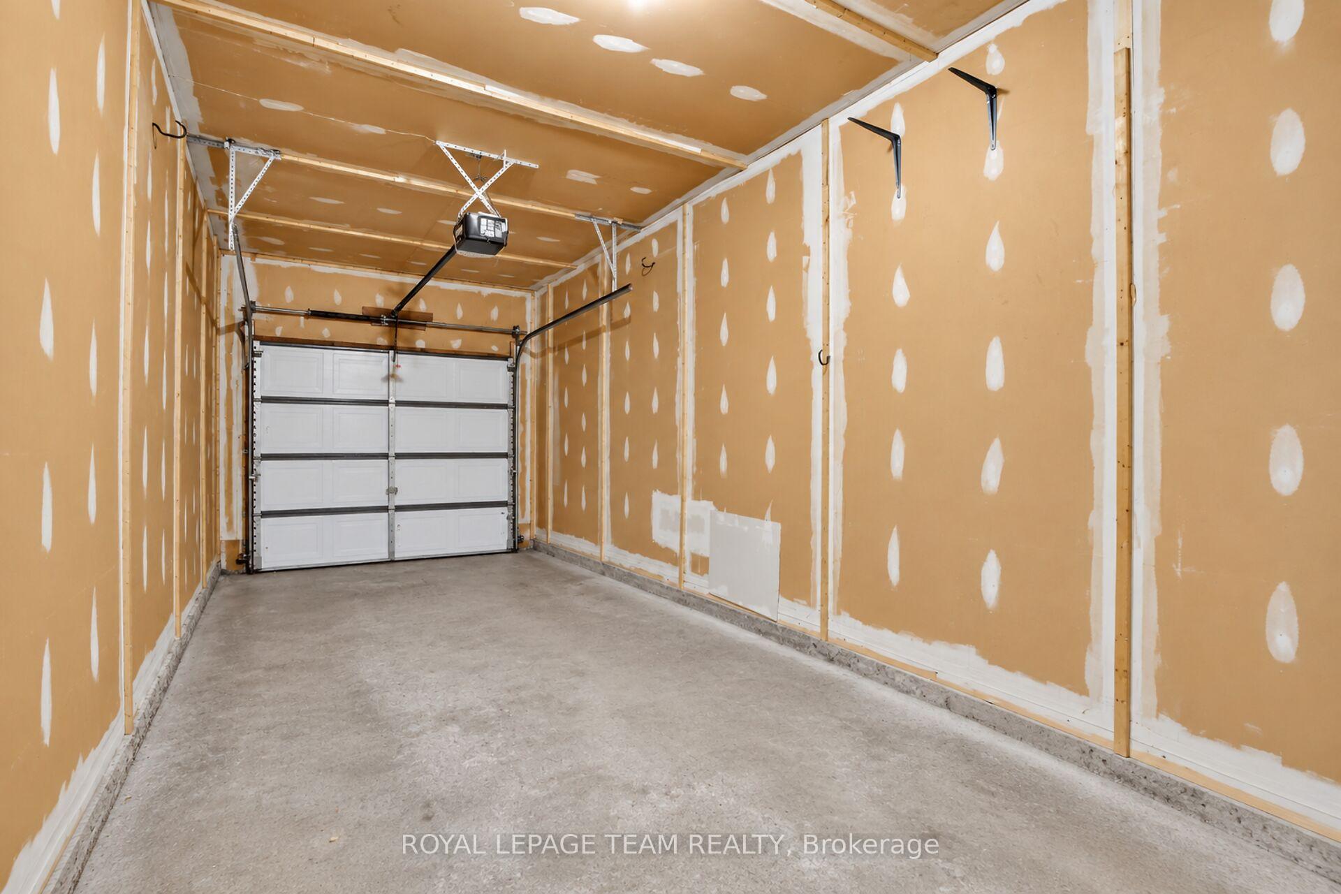 Photo 33 of Unit 15, 37C Stonehaven Drive, Ottawa, Kanata - Bridlewood — HOMEH