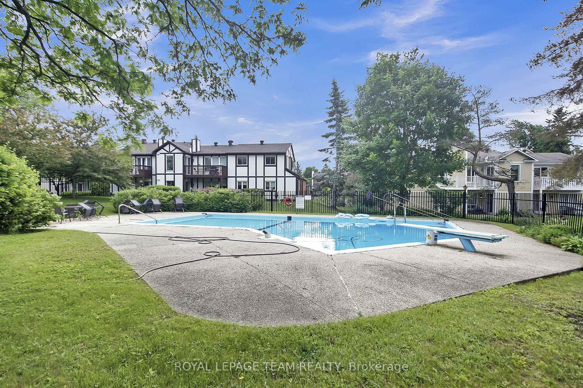 Photo 37 of Unit 15, 37C Stonehaven Drive, Ottawa, Kanata - Bridlewood — HOMEH