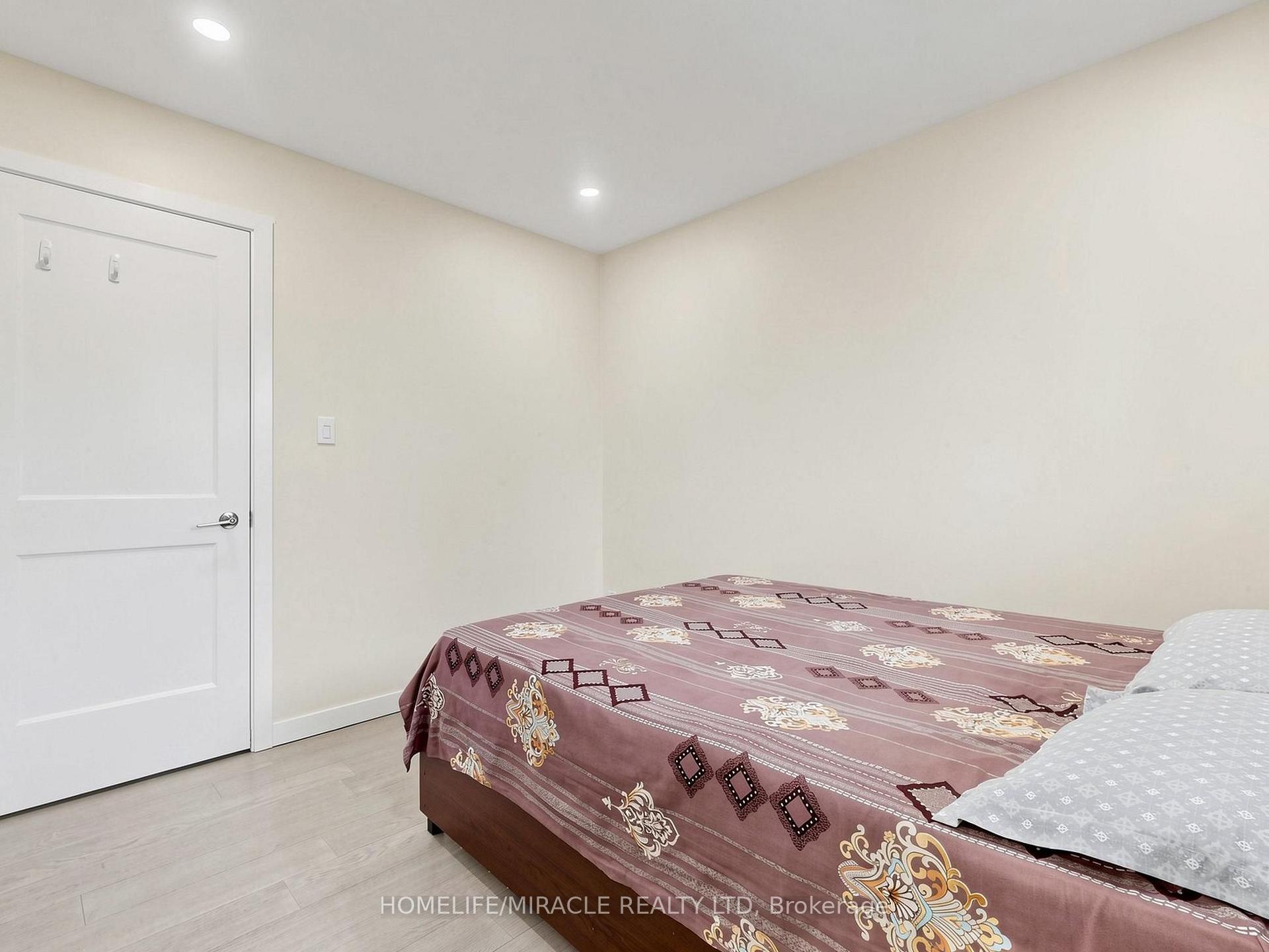 Photo 22 of 3694 Brandon Gate Drive, Mississauga, Malton — HOMEH