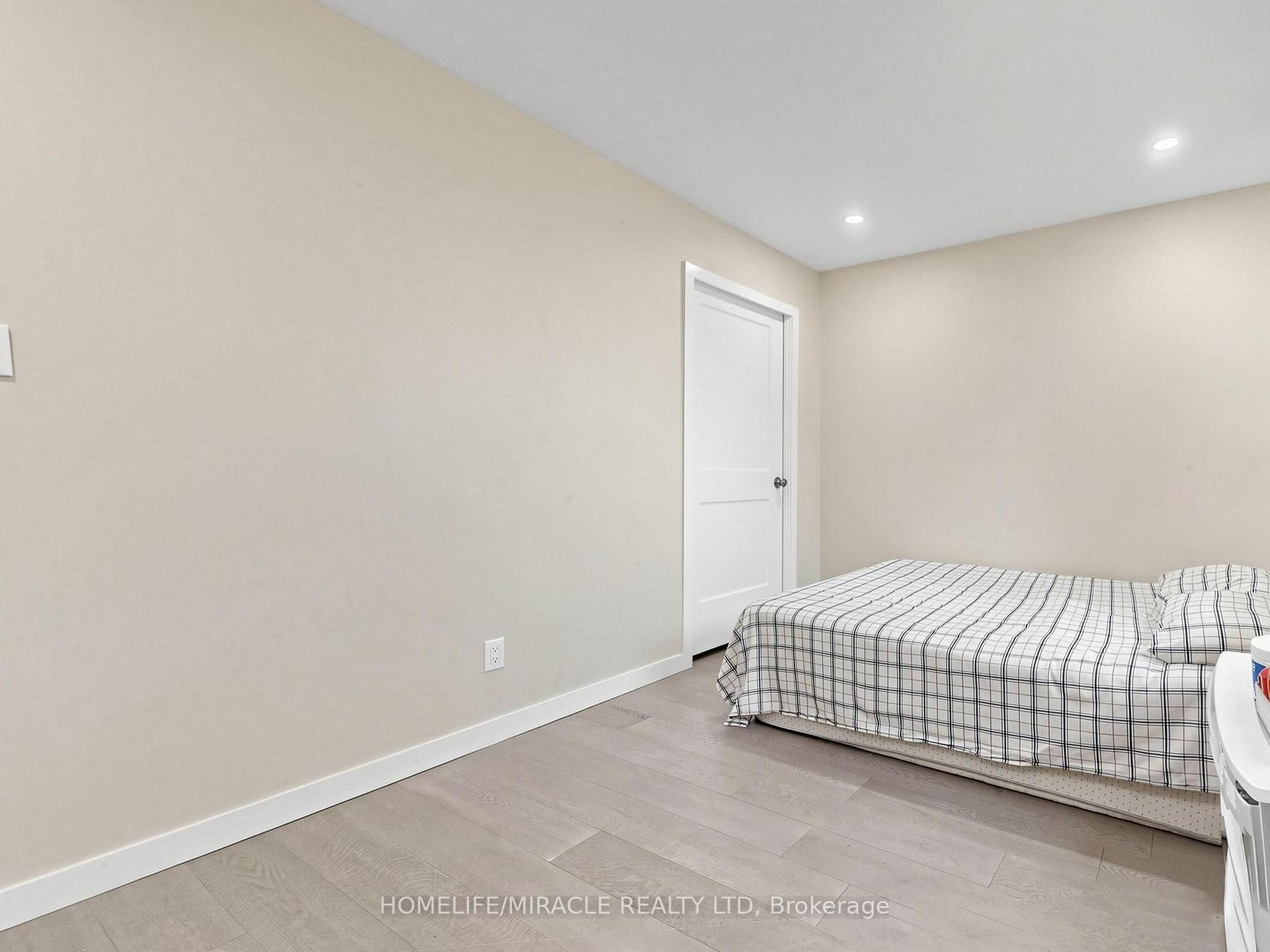Photo 26 of 3694 Brandon Gate Drive, Mississauga, Malton — HOMEH
