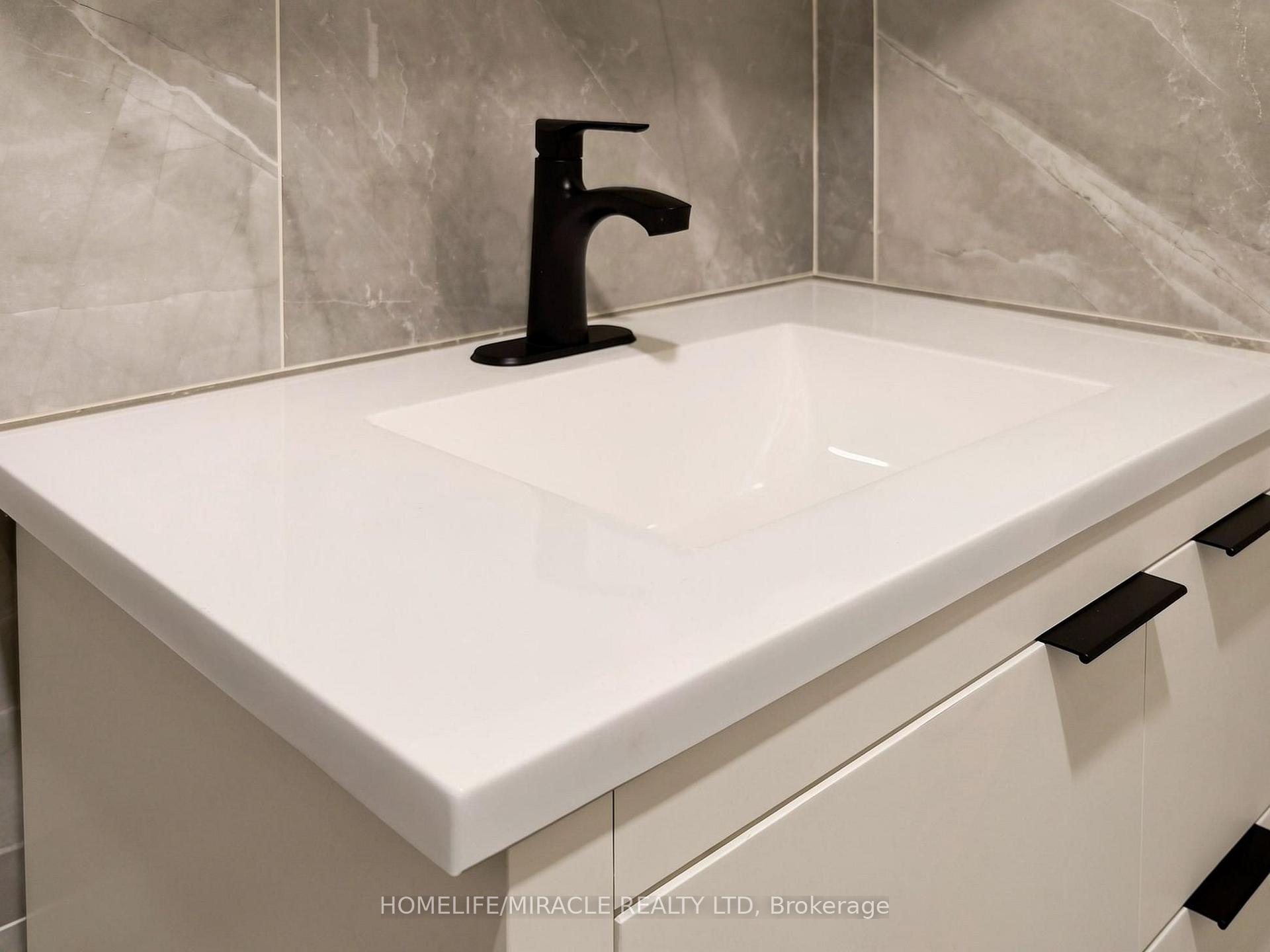 Photo 39 of 3694 Brandon Gate Drive, Mississauga, Malton — HOMEH