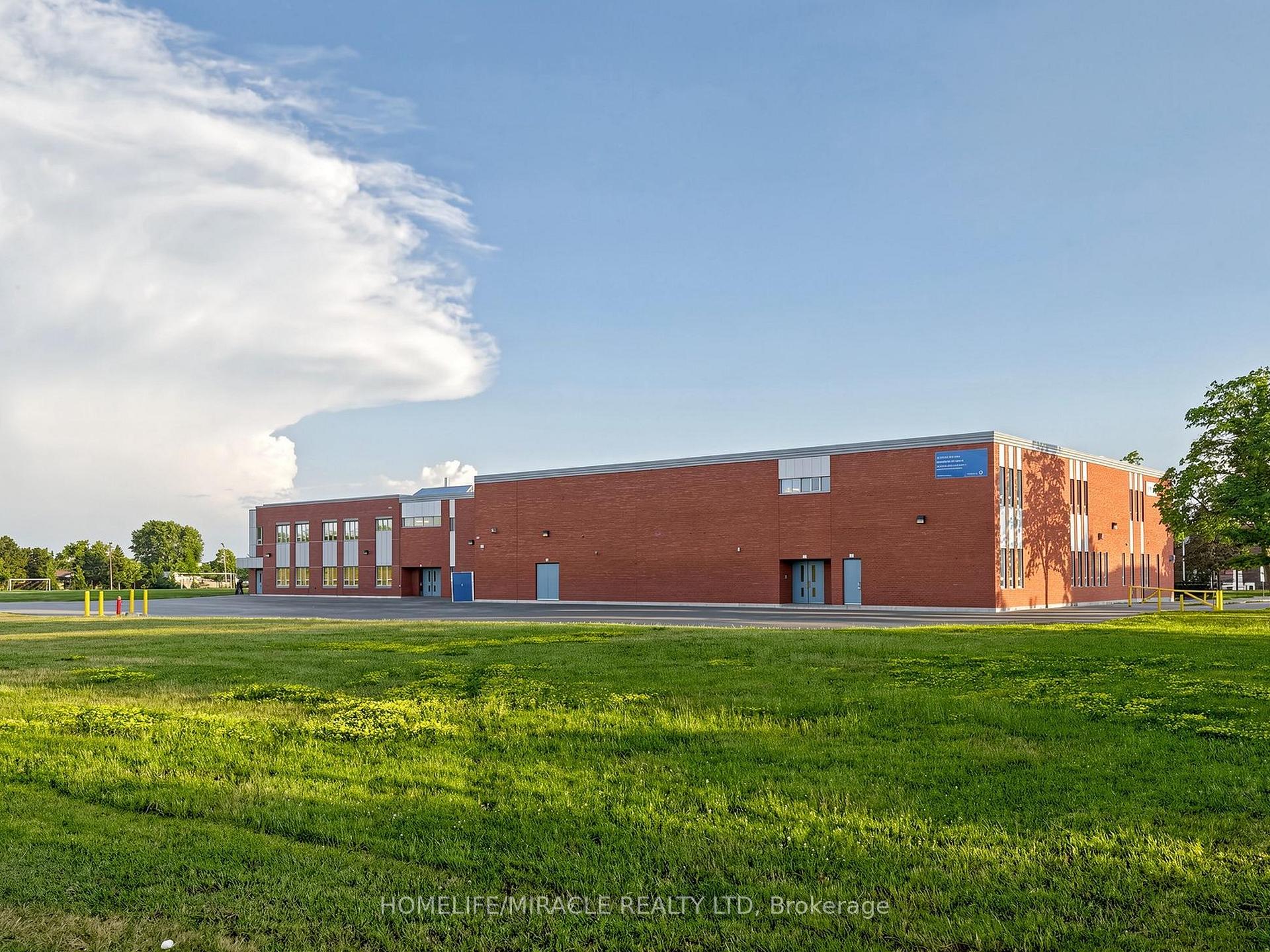 Photo 48 of 3694 Brandon Gate Drive, Mississauga, Malton — HOMEH