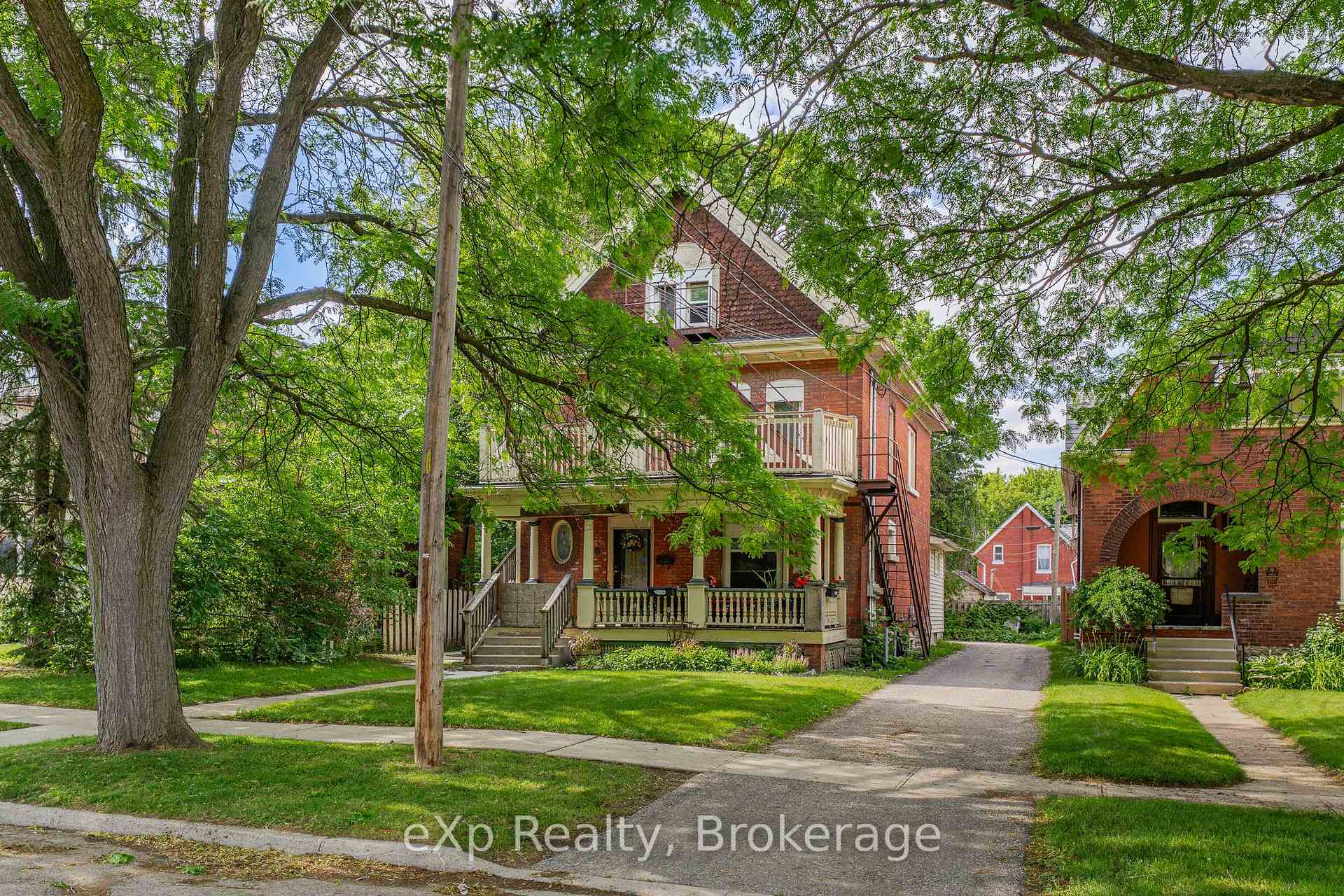 Photo 2 of 126 Chatham Street, Brantford — HOMEH
