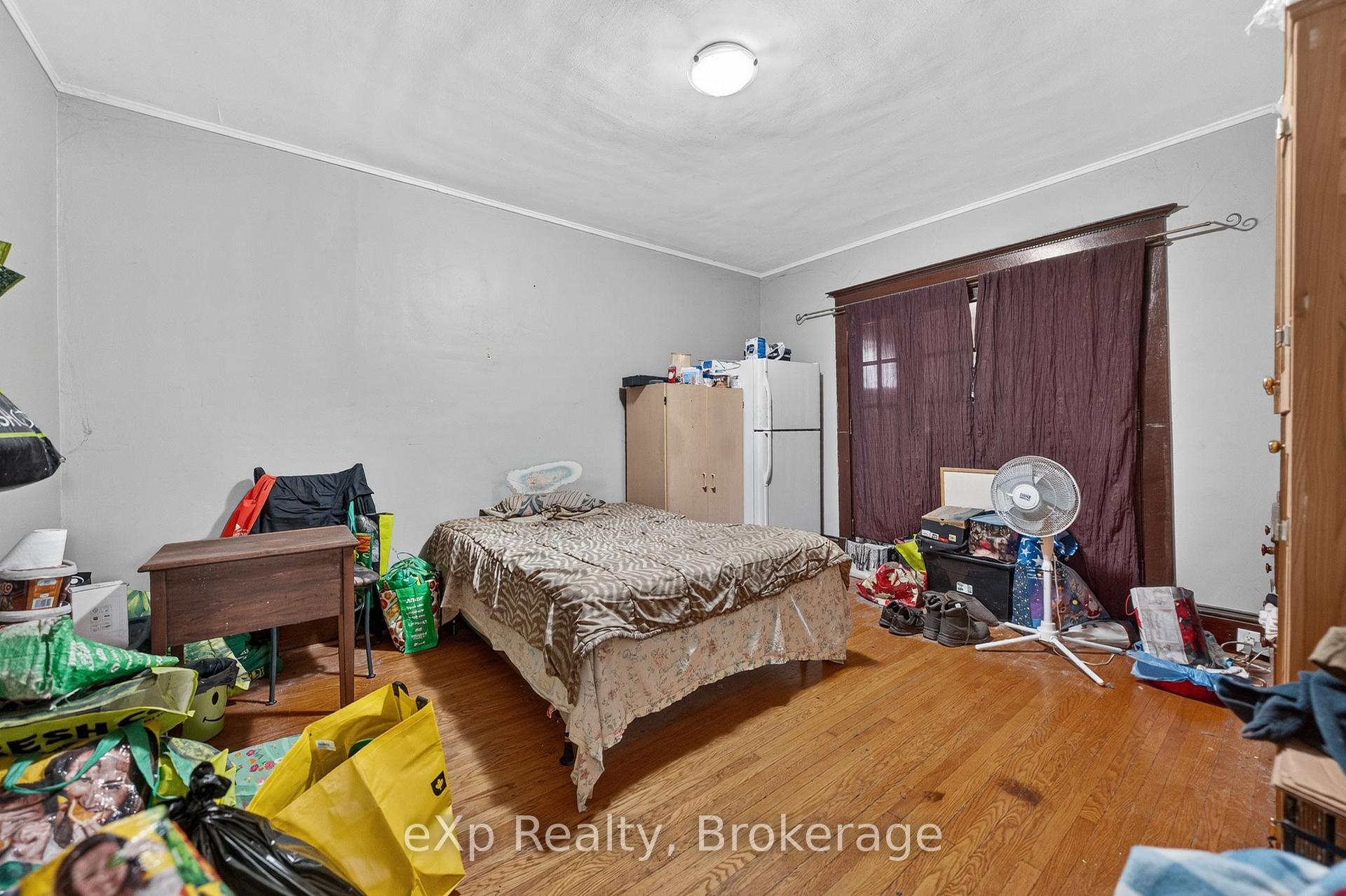 Photo 5 of 126 Chatham Street, Brantford — HOMEH