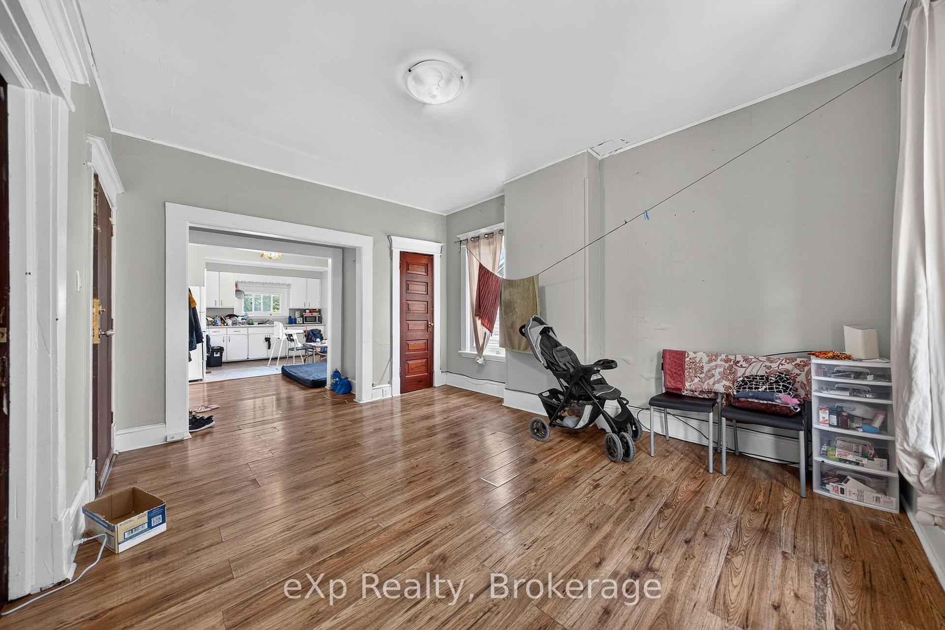 Photo 10 of 126 Chatham Street, Brantford — HOMEH