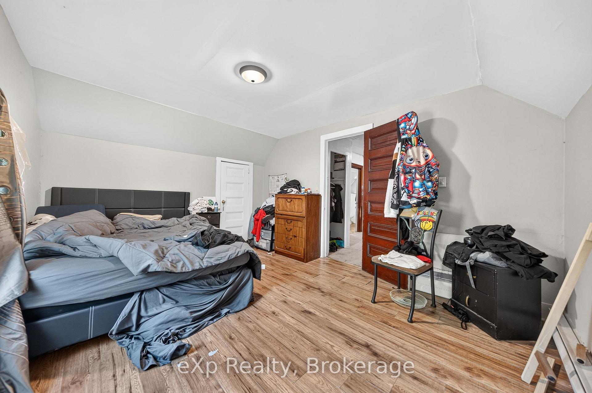 Photo 17 of 126 Chatham Street, Brantford — HOMEH