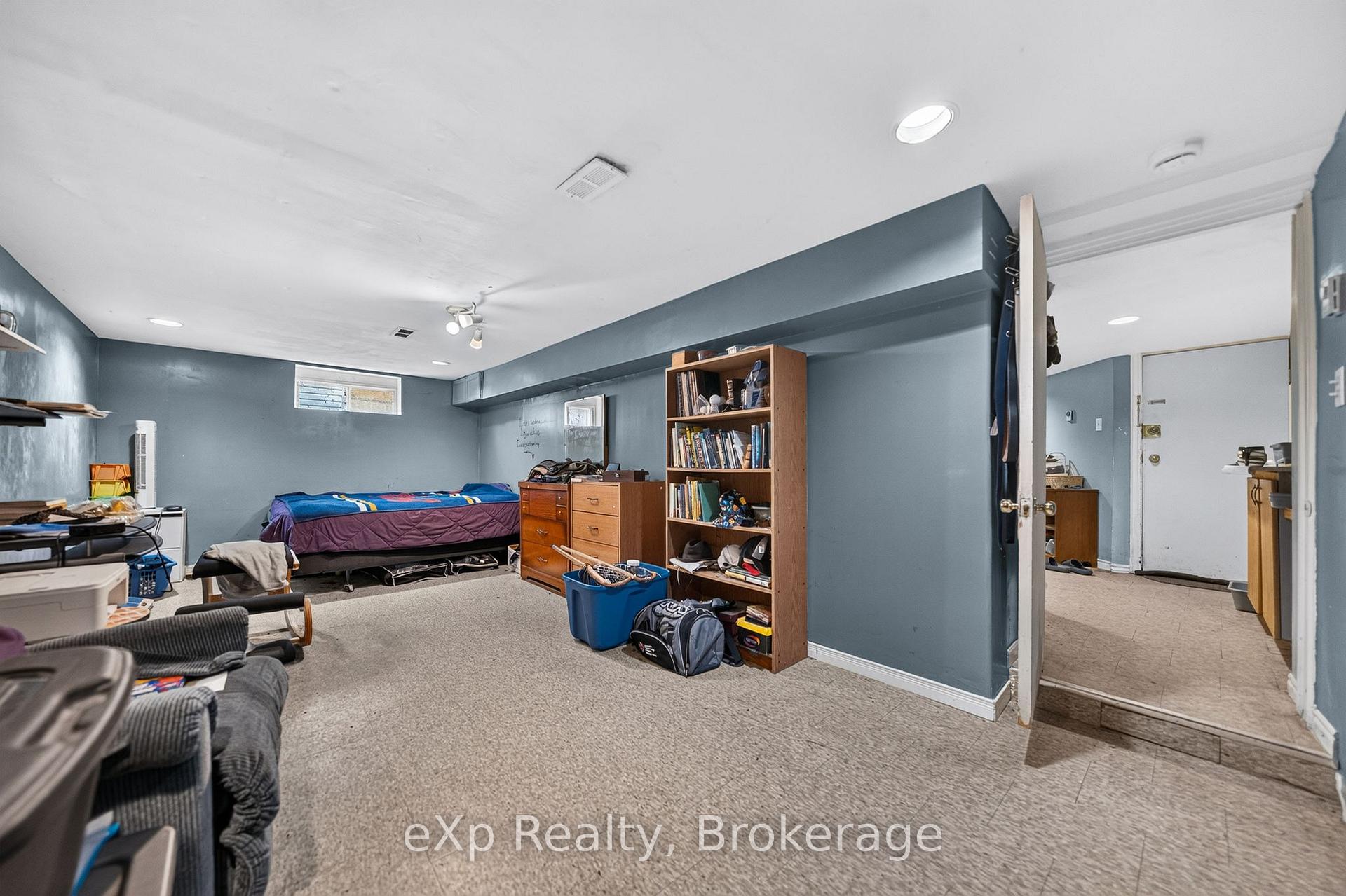 Photo 22 of 126 Chatham Street, Brantford — HOMEH