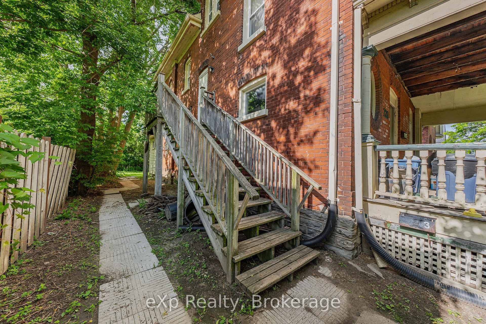 Photo 26 of 126 Chatham Street, Brantford — HOMEH