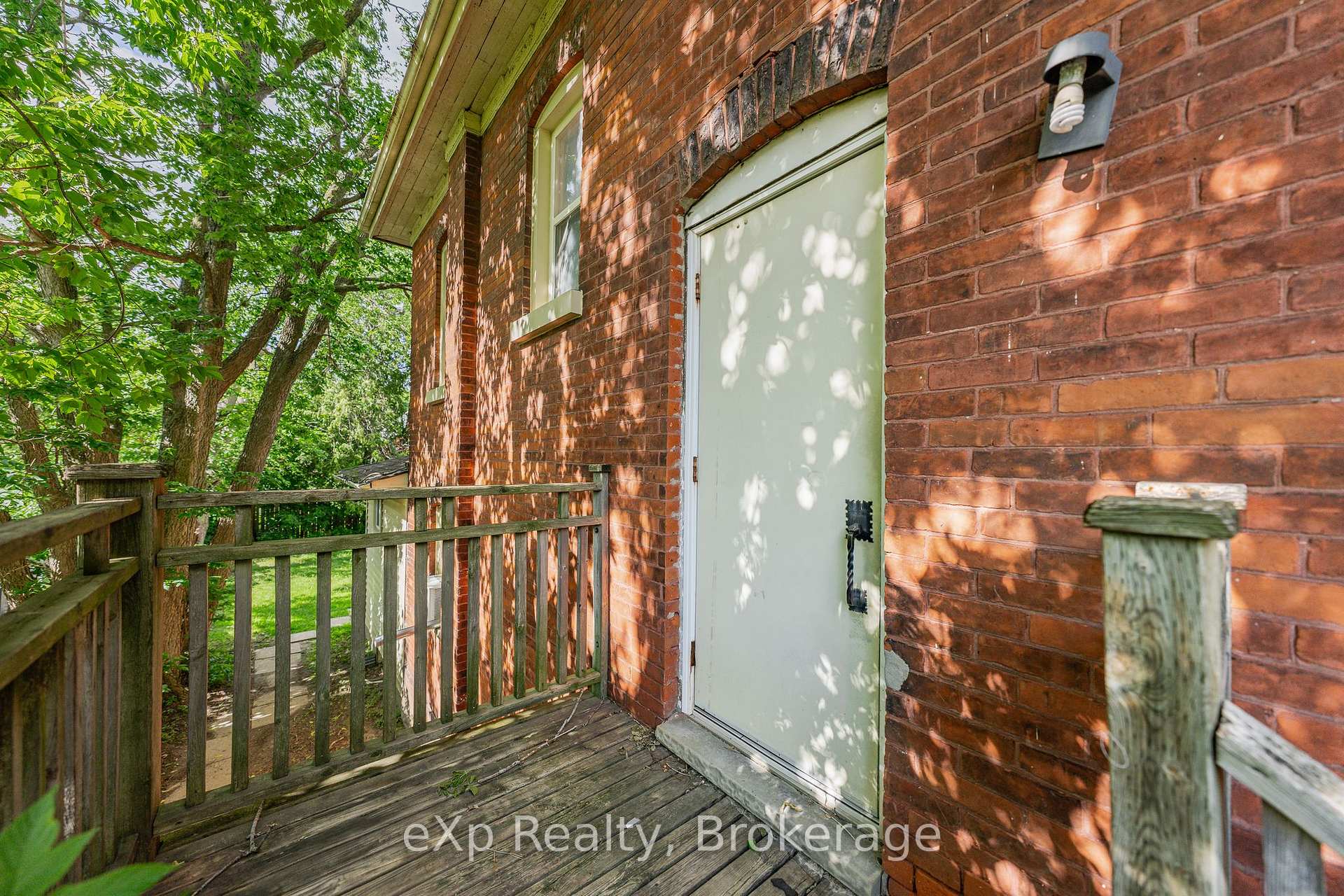 Photo 27 of 126 Chatham Street, Brantford — HOMEH