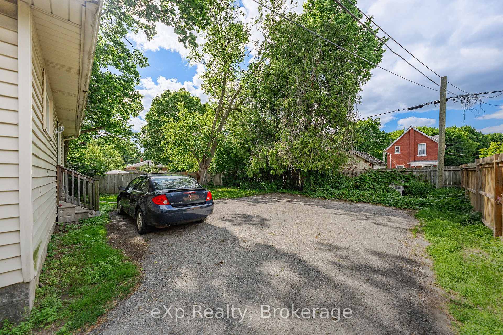 Photo 30 of 126 Chatham Street, Brantford — HOMEH