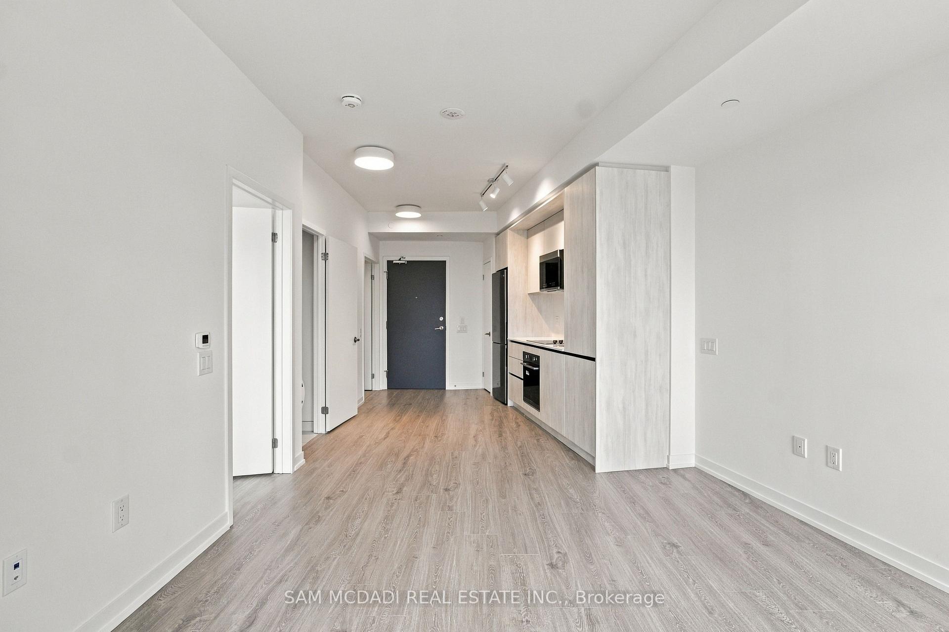 Photo 4 of 2485 Eglinton Avenue W, Mississauga, Central Erin Mills — HOMEH