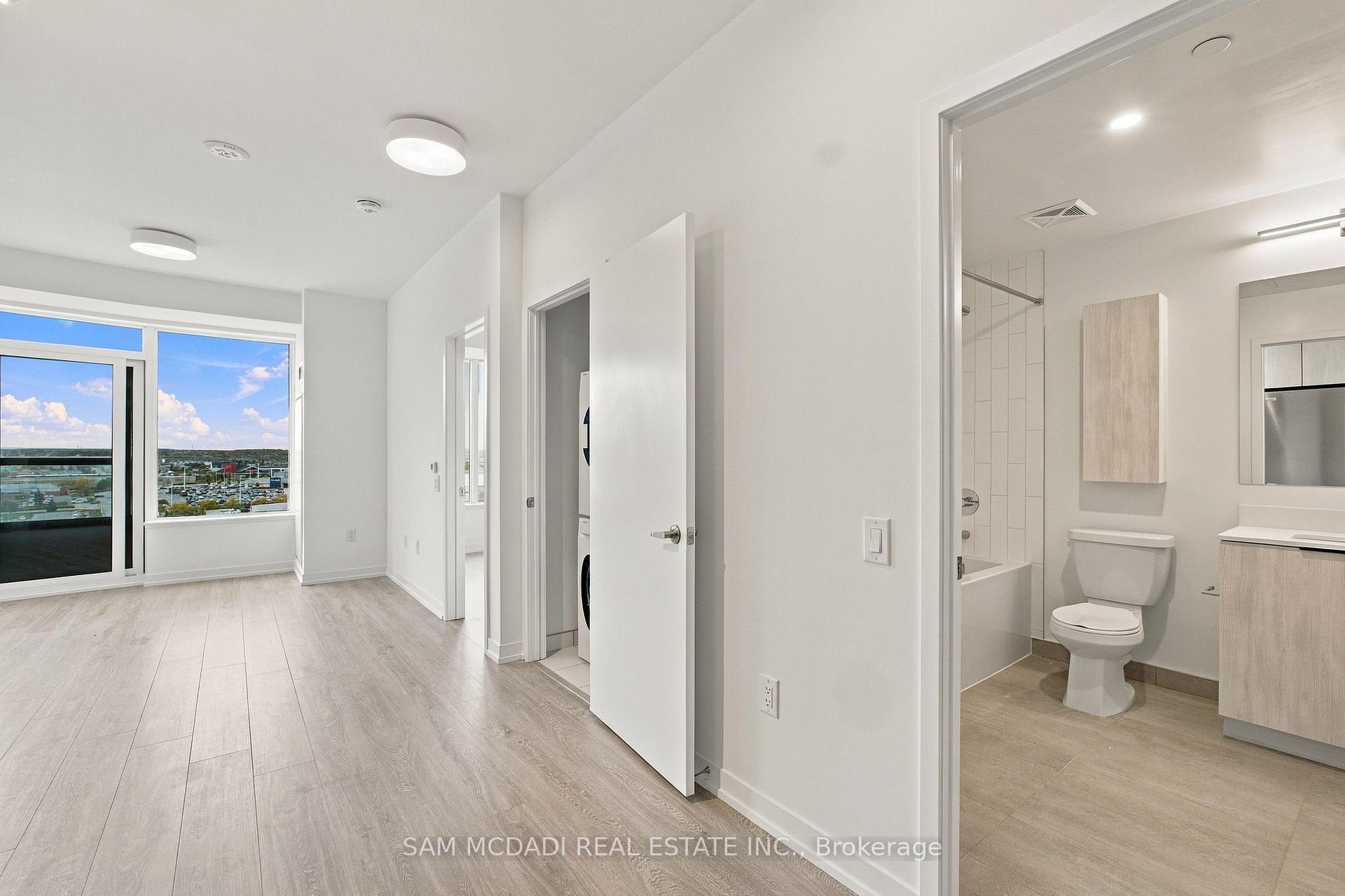Photo 7 of 2485 Eglinton Avenue W, Mississauga, Central Erin Mills — HOMEH