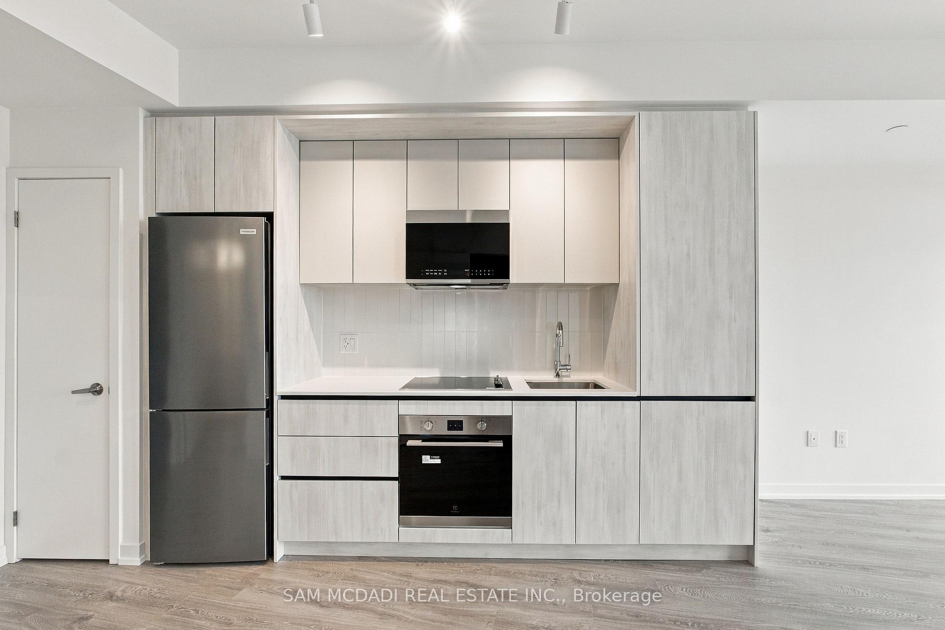 Photo 10 of 2485 Eglinton Avenue W, Mississauga, Central Erin Mills — HOMEH