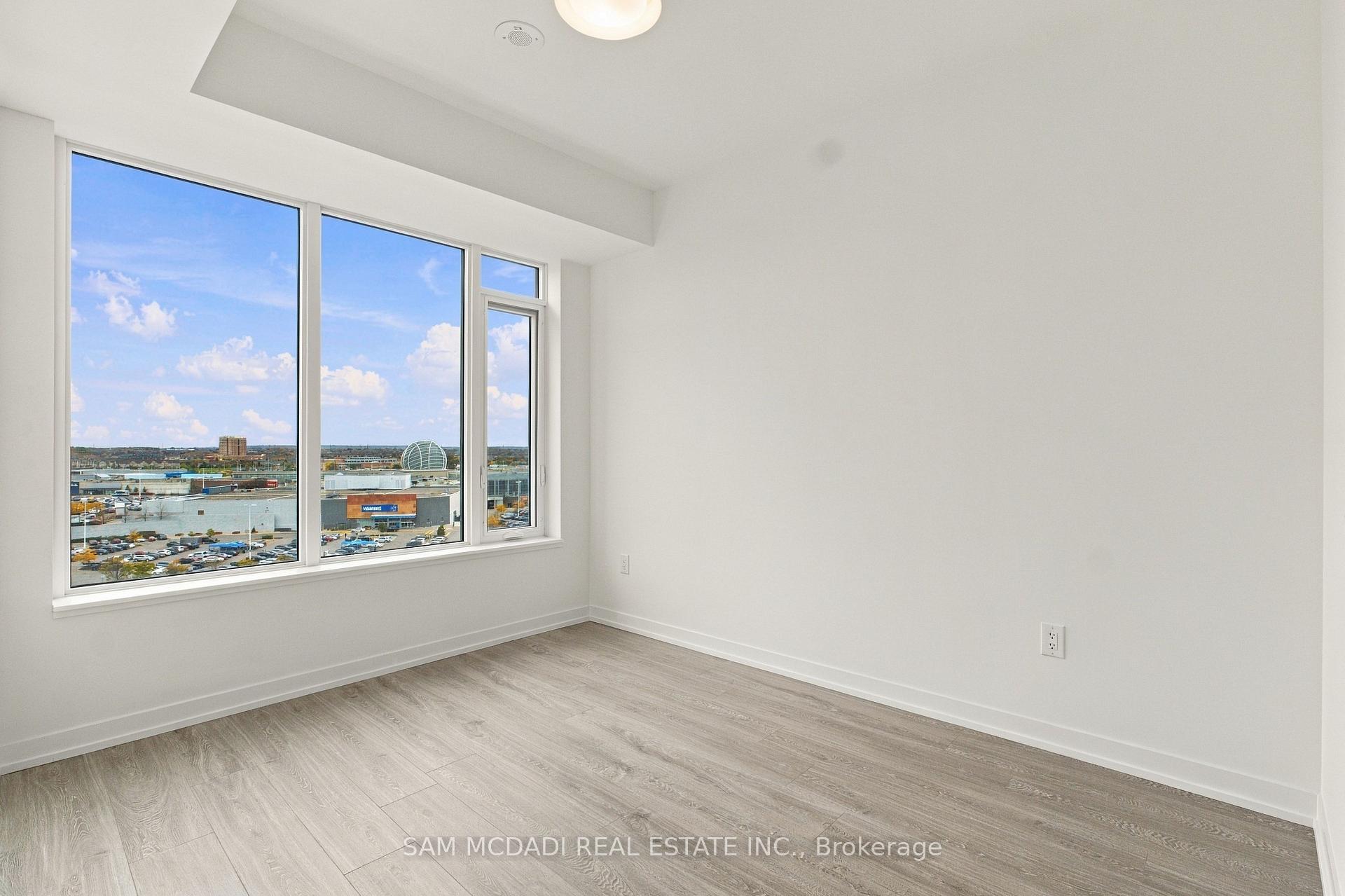 Photo 12 of 2485 Eglinton Avenue W, Mississauga, Central Erin Mills — HOMEH