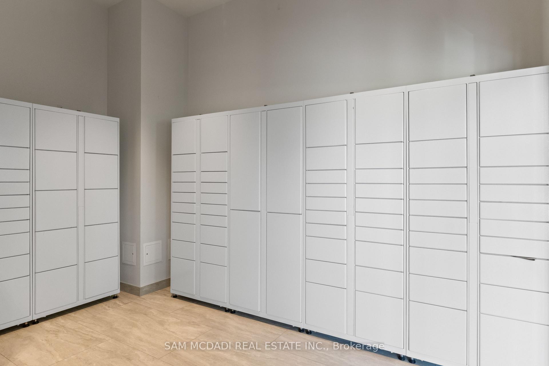Photo 24 of 2485 Eglinton Avenue W, Mississauga, Central Erin Mills — HOMEH