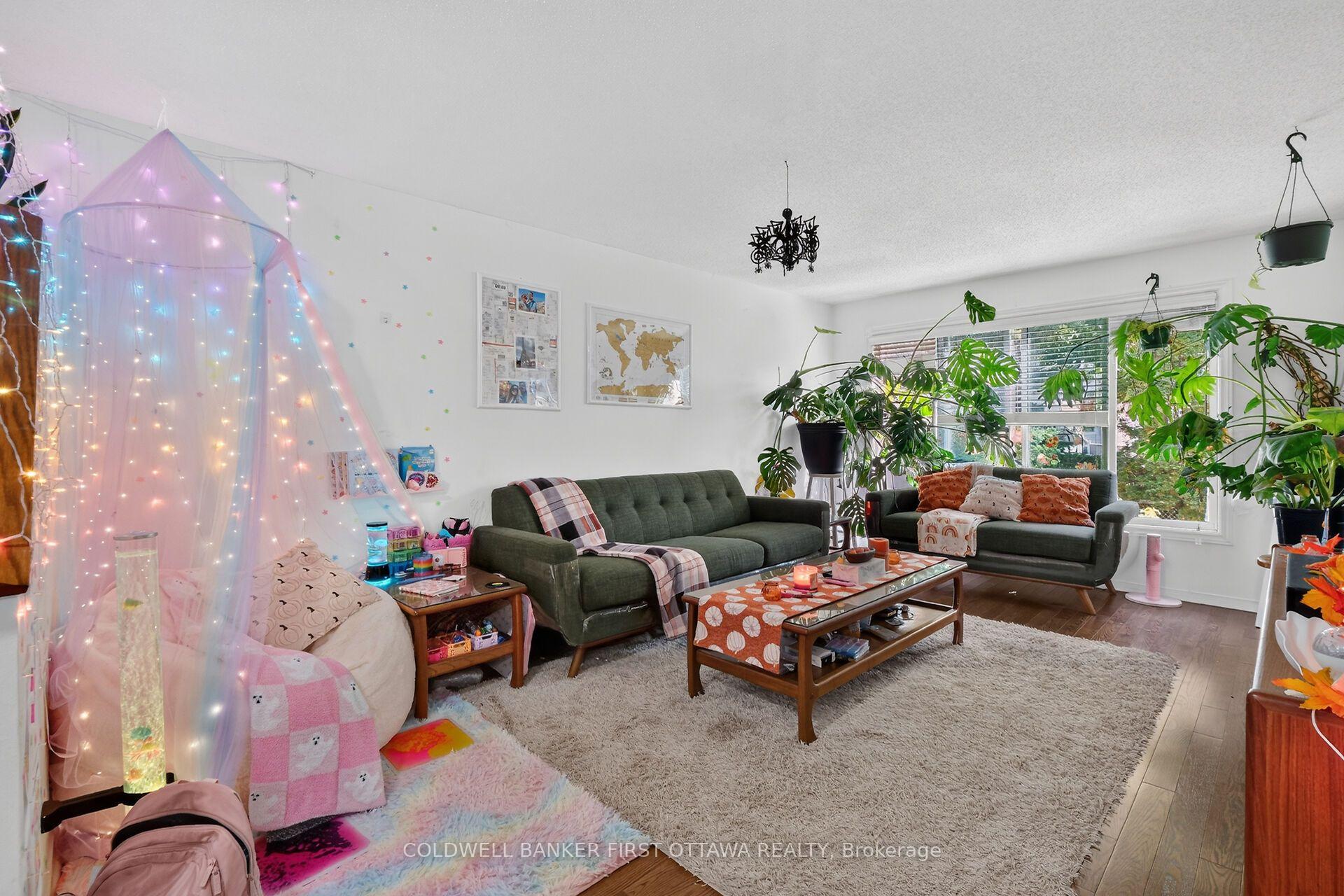 Photo 6 of Unit 17, 6154 Oak Meadows Drive, Ottawa, Chapel Hill — HOMEH