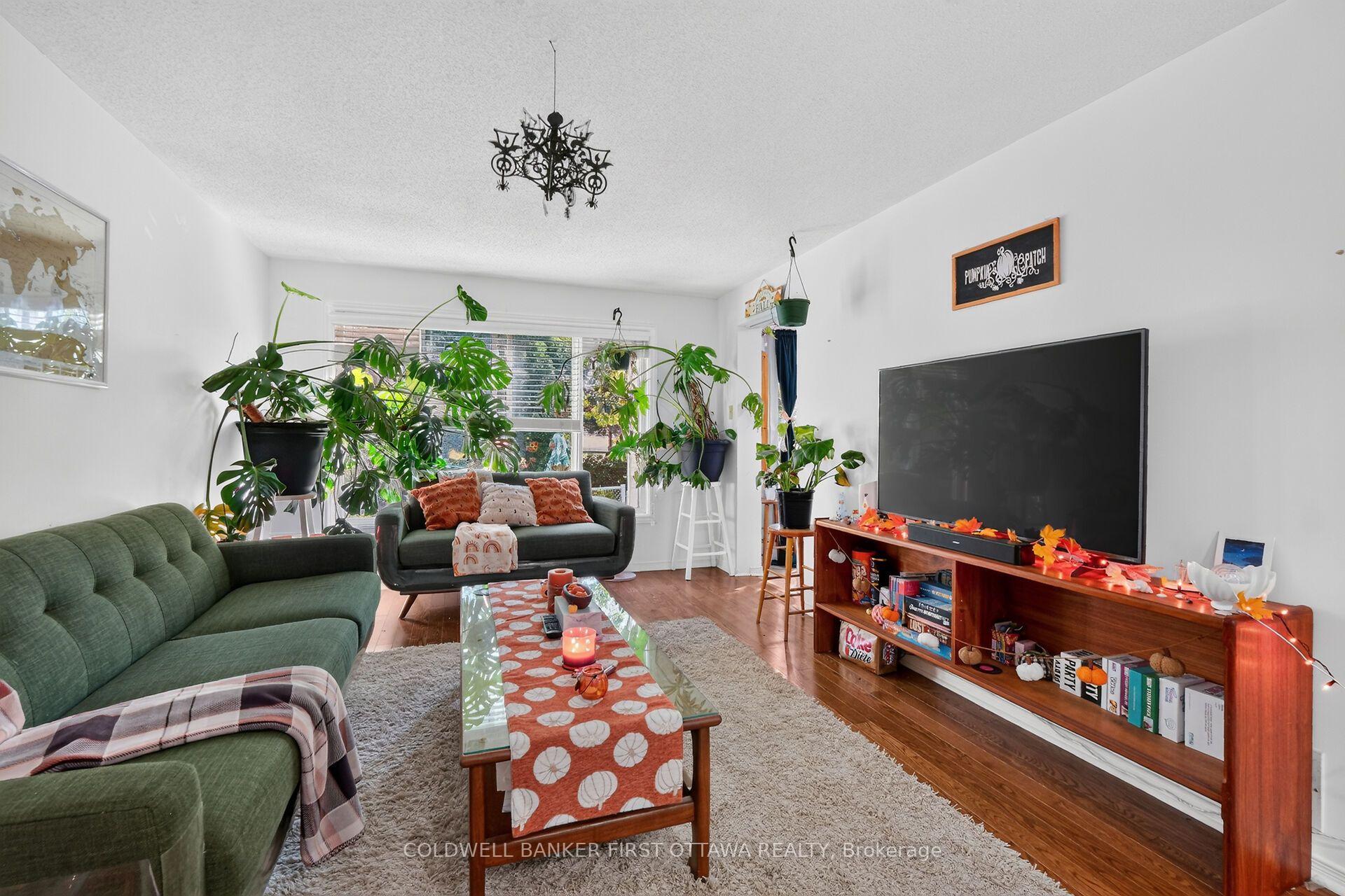Photo 9 of Unit 17, 6154 Oak Meadows Drive, Ottawa, Chapel Hill — HOMEH