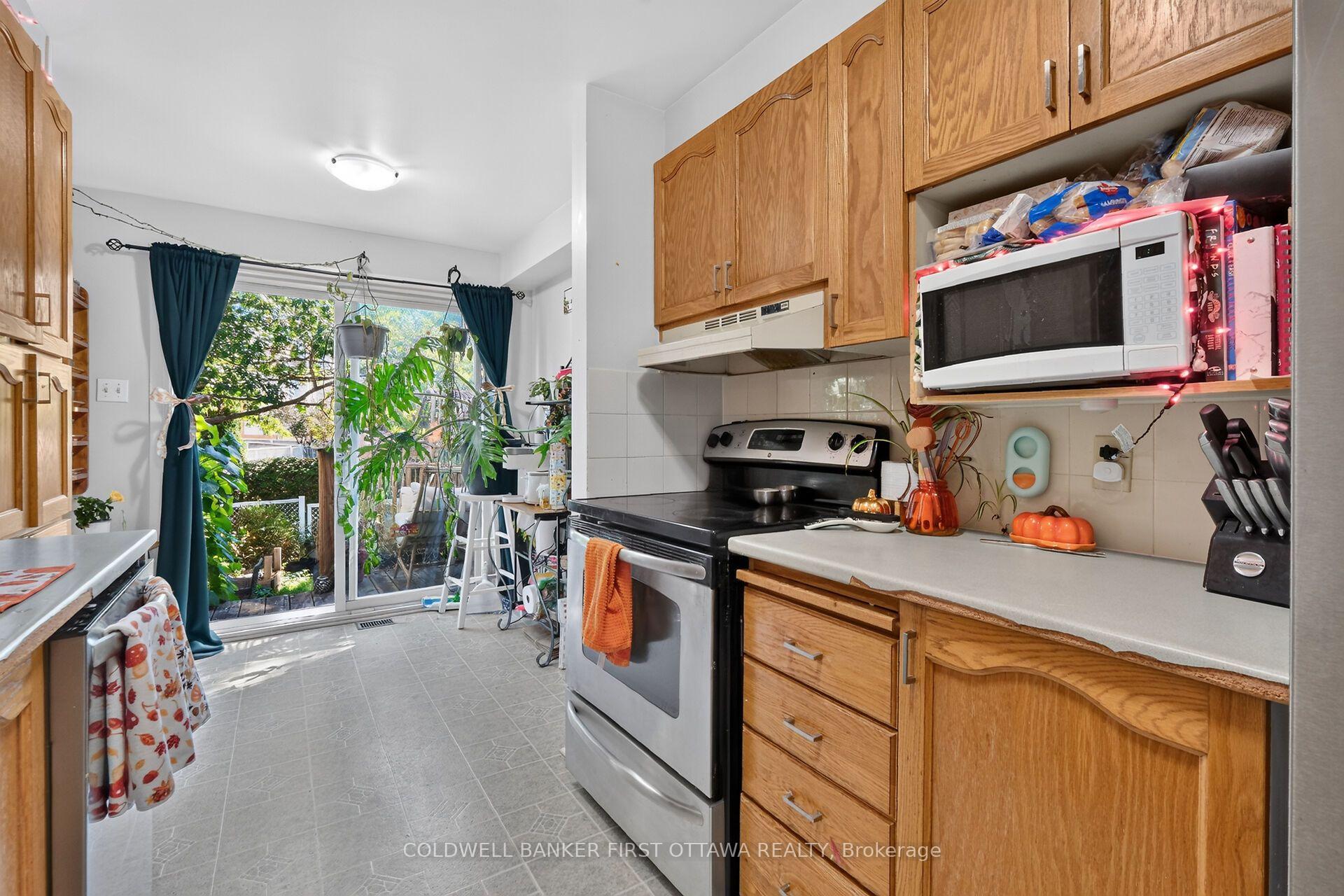 Photo 16 of Unit 17, 6154 Oak Meadows Drive, Ottawa, Chapel Hill — HOMEH