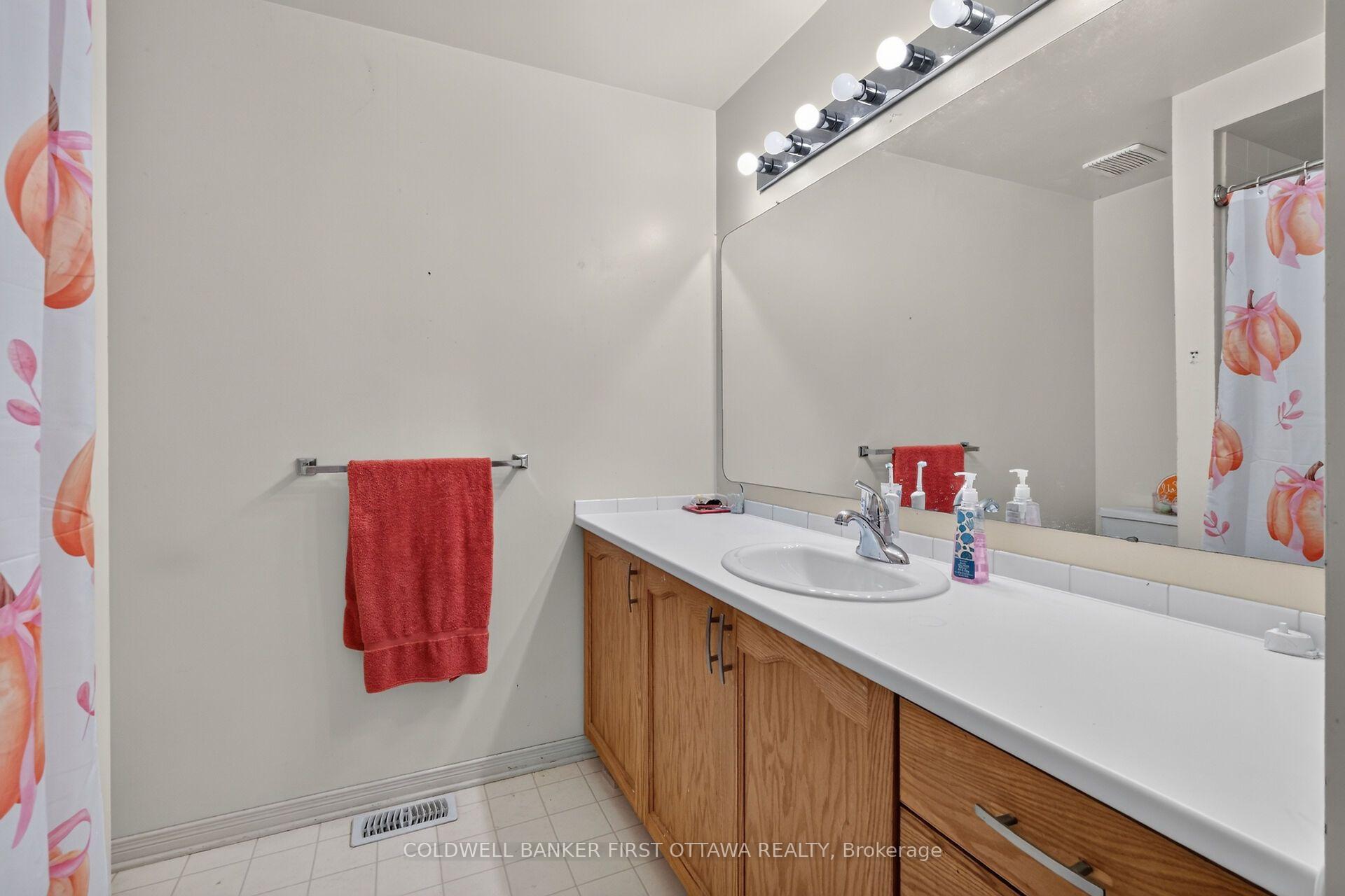 Photo 32 of Unit 17, 6154 Oak Meadows Drive, Ottawa, Chapel Hill — HOMEH
