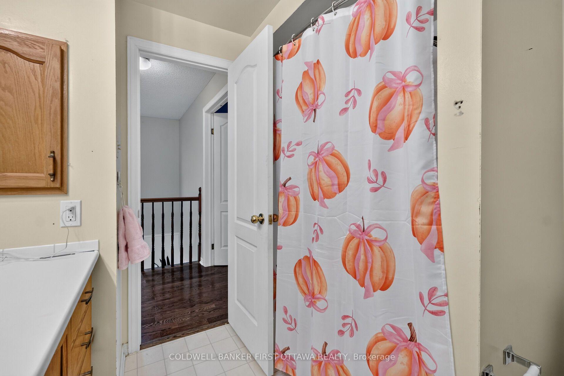Photo 34 of Unit 17, 6154 Oak Meadows Drive, Ottawa, Chapel Hill — HOMEH