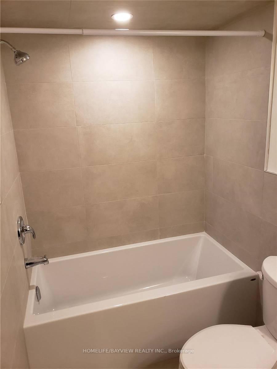 Photo 16 of 2401 Major Mackenzie Drive, Vaughan, Maple — HOMEH