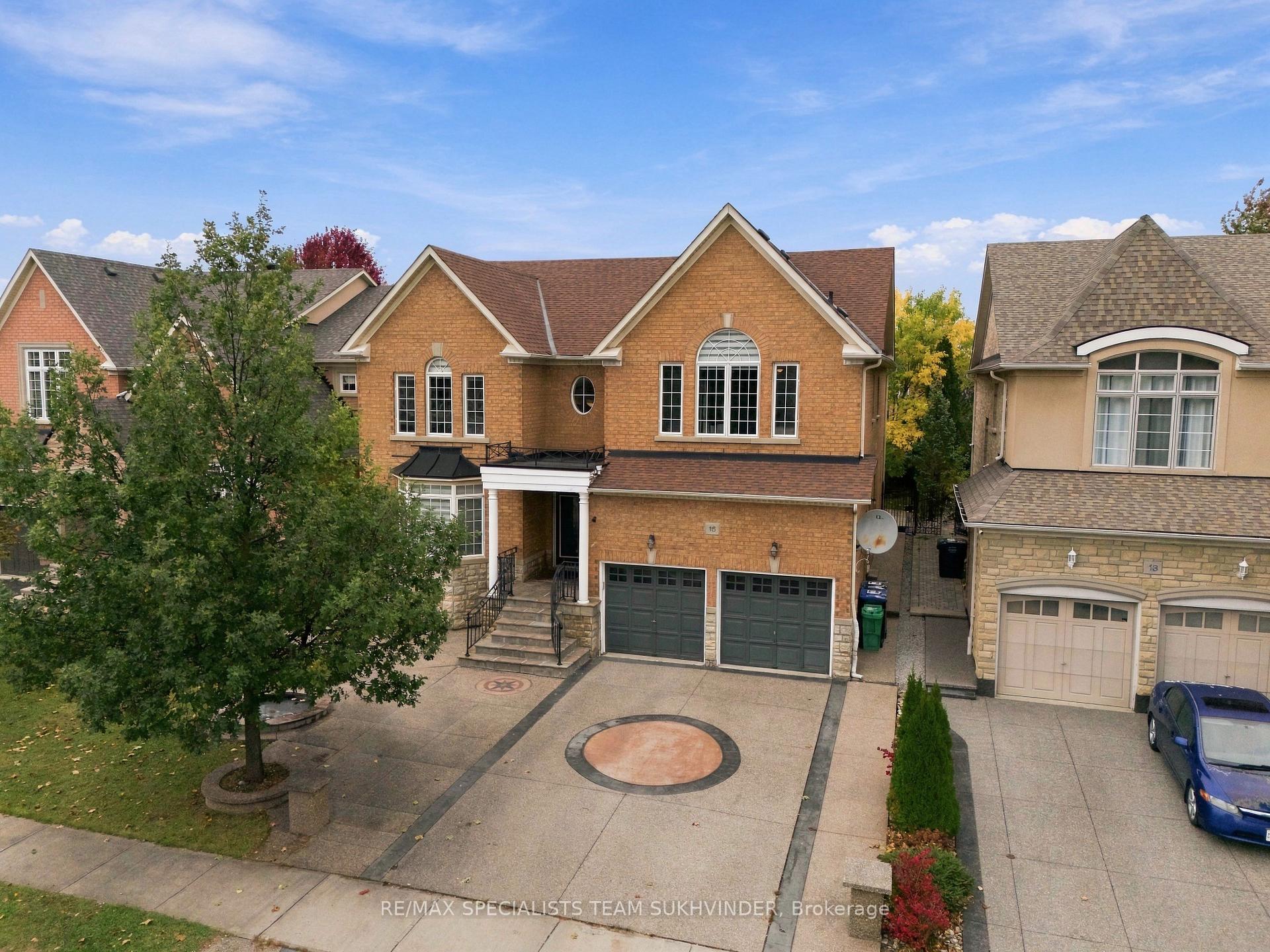 Photo 4 of 15 Saint Hubert Drive, Brampton, Vales of Castlemore North — HOMEH