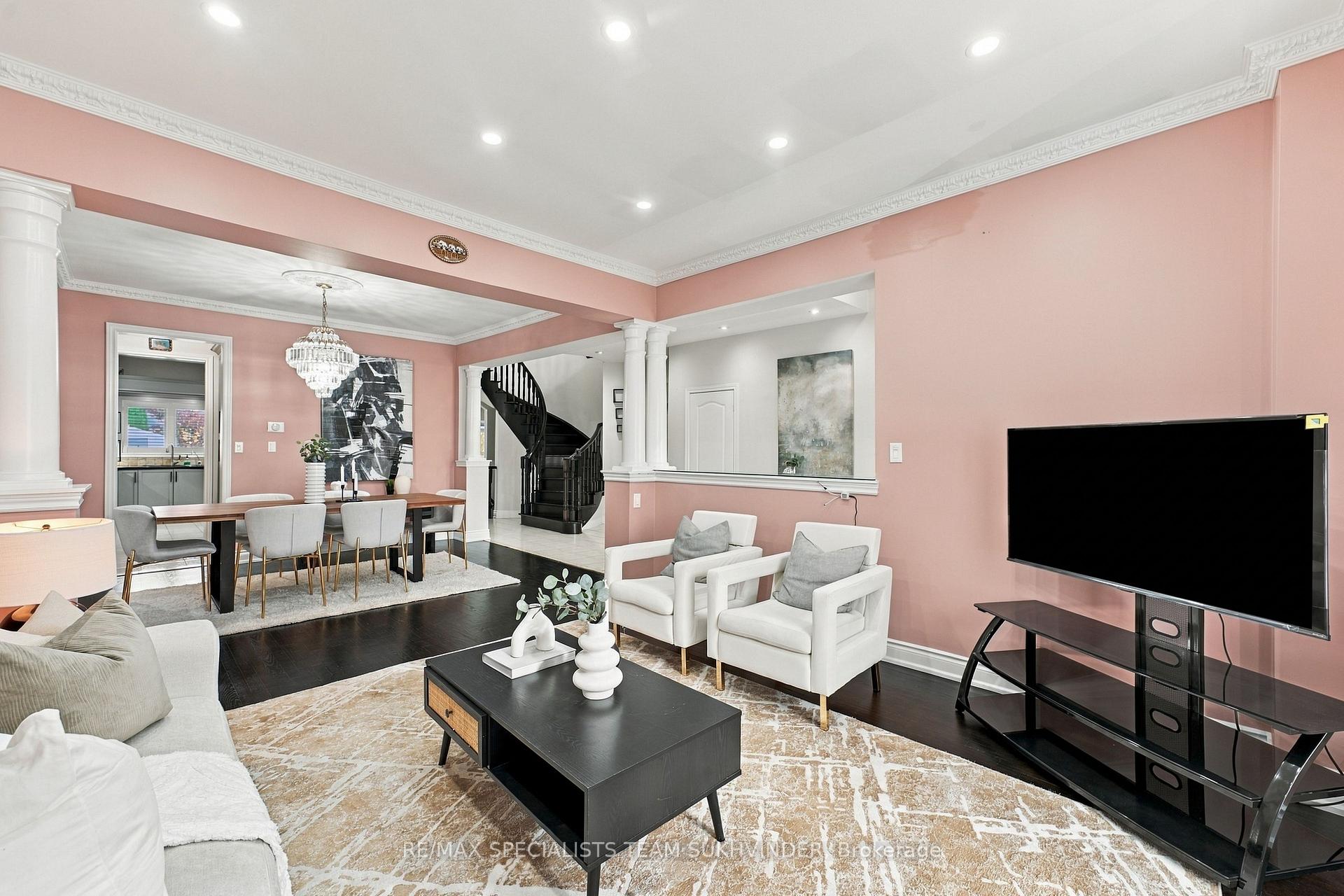 Photo 9 of 15 Saint Hubert Drive, Brampton, Vales of Castlemore North — HOMEH