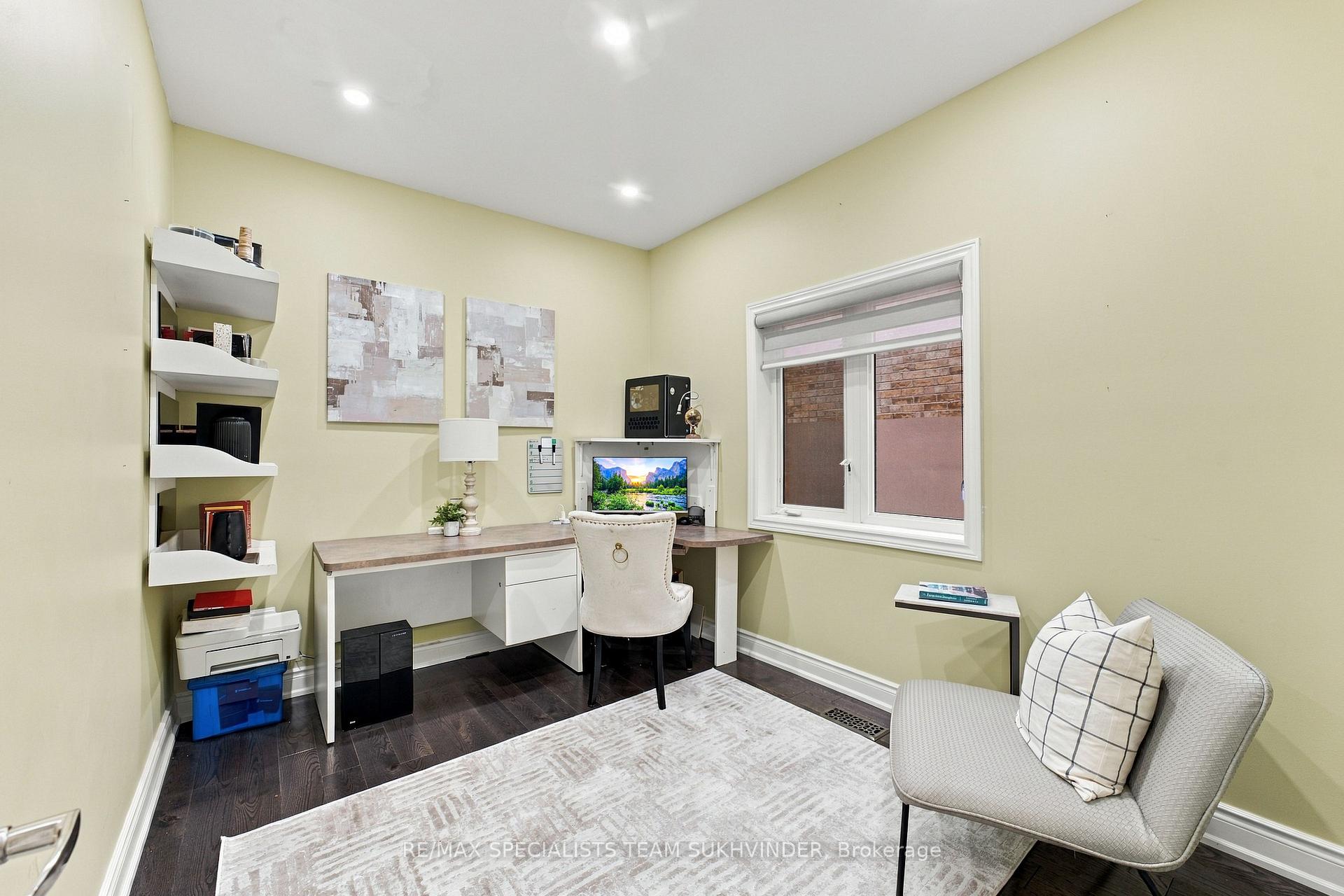 Photo 19 of 15 Saint Hubert Drive, Brampton, Vales of Castlemore North — HOMEH