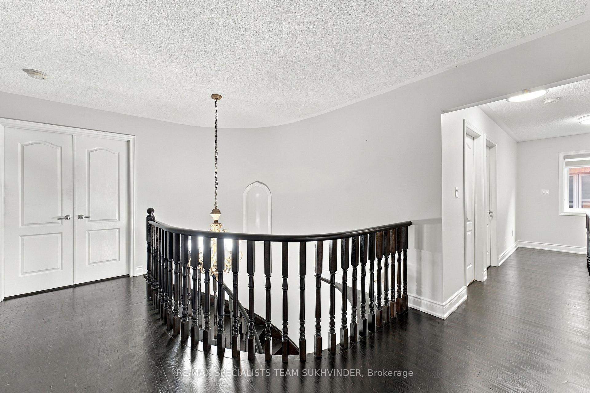 Photo 22 of 15 Saint Hubert Drive, Brampton, Vales of Castlemore North — HOMEH