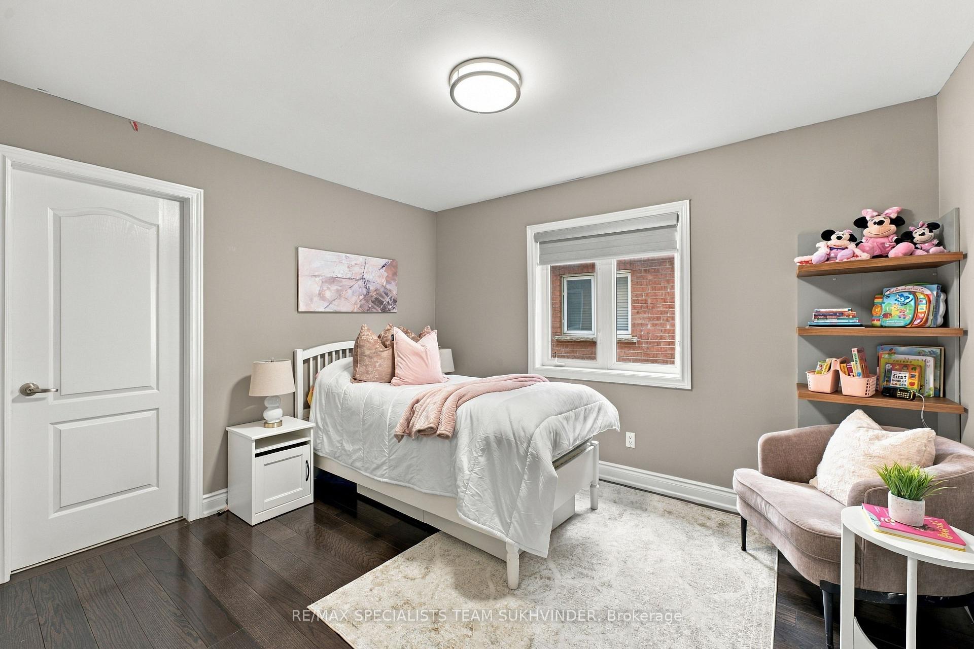 Photo 29 of 15 Saint Hubert Drive, Brampton, Vales of Castlemore North — HOMEH