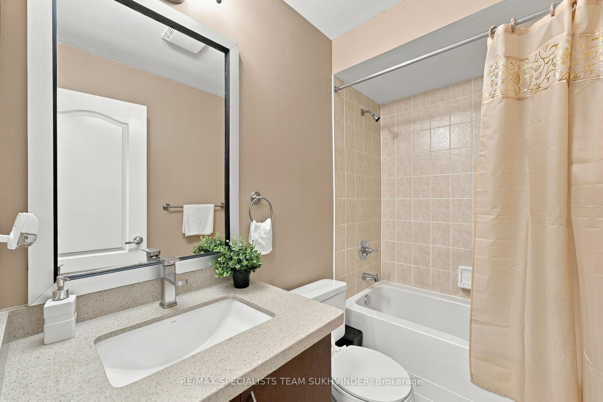 Photo 36 of 15 Saint Hubert Drive, Brampton, Vales of Castlemore North — HOMEH