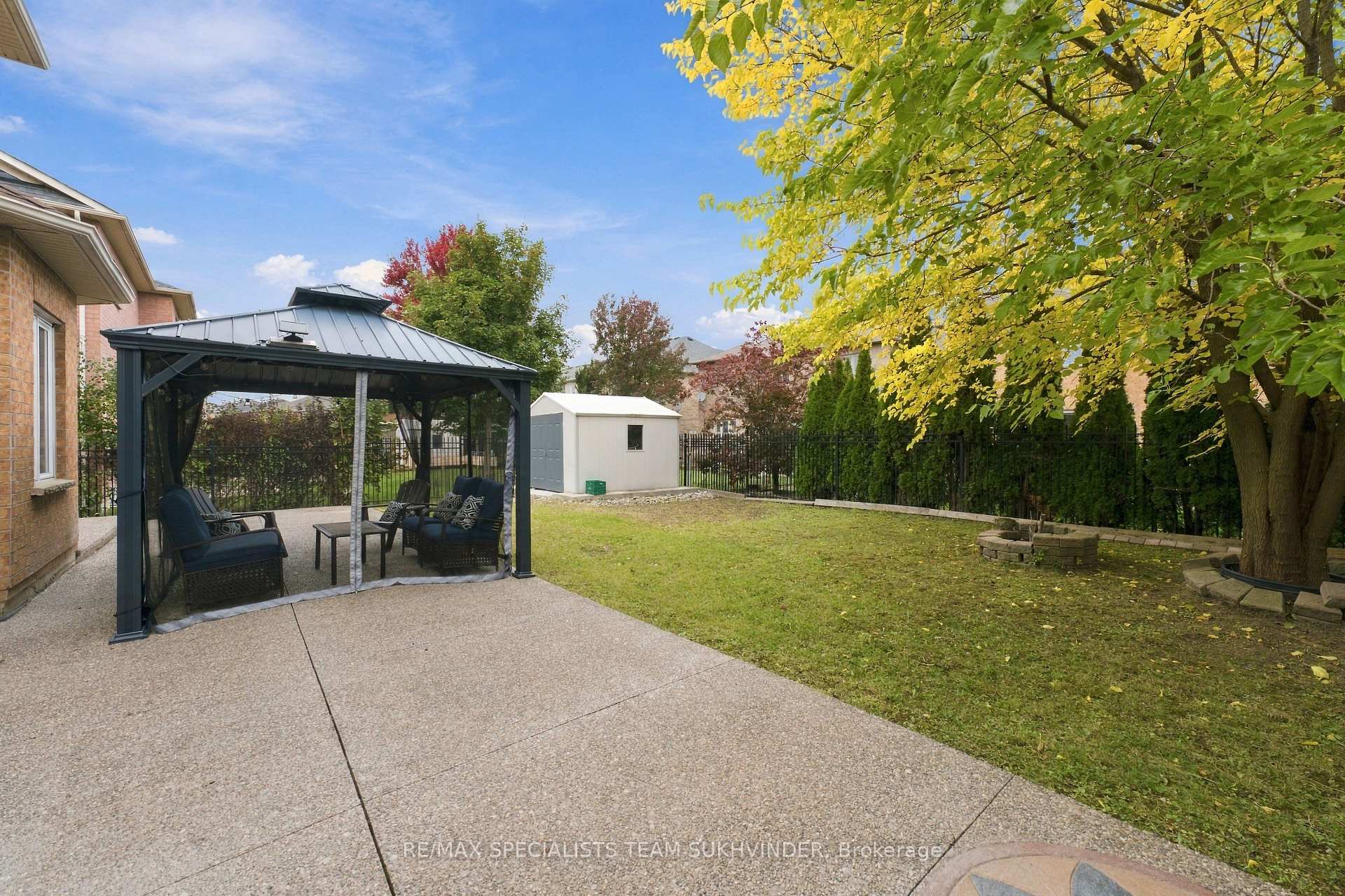 Photo 37 of 15 Saint Hubert Drive, Brampton, Vales of Castlemore North — HOMEH