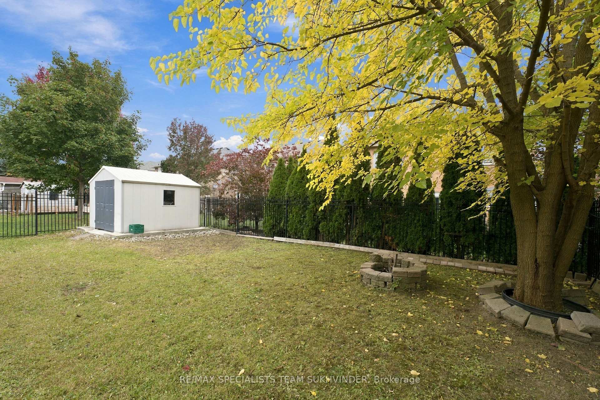 Photo 38 of 15 Saint Hubert Drive, Brampton, Vales of Castlemore North — HOMEH
