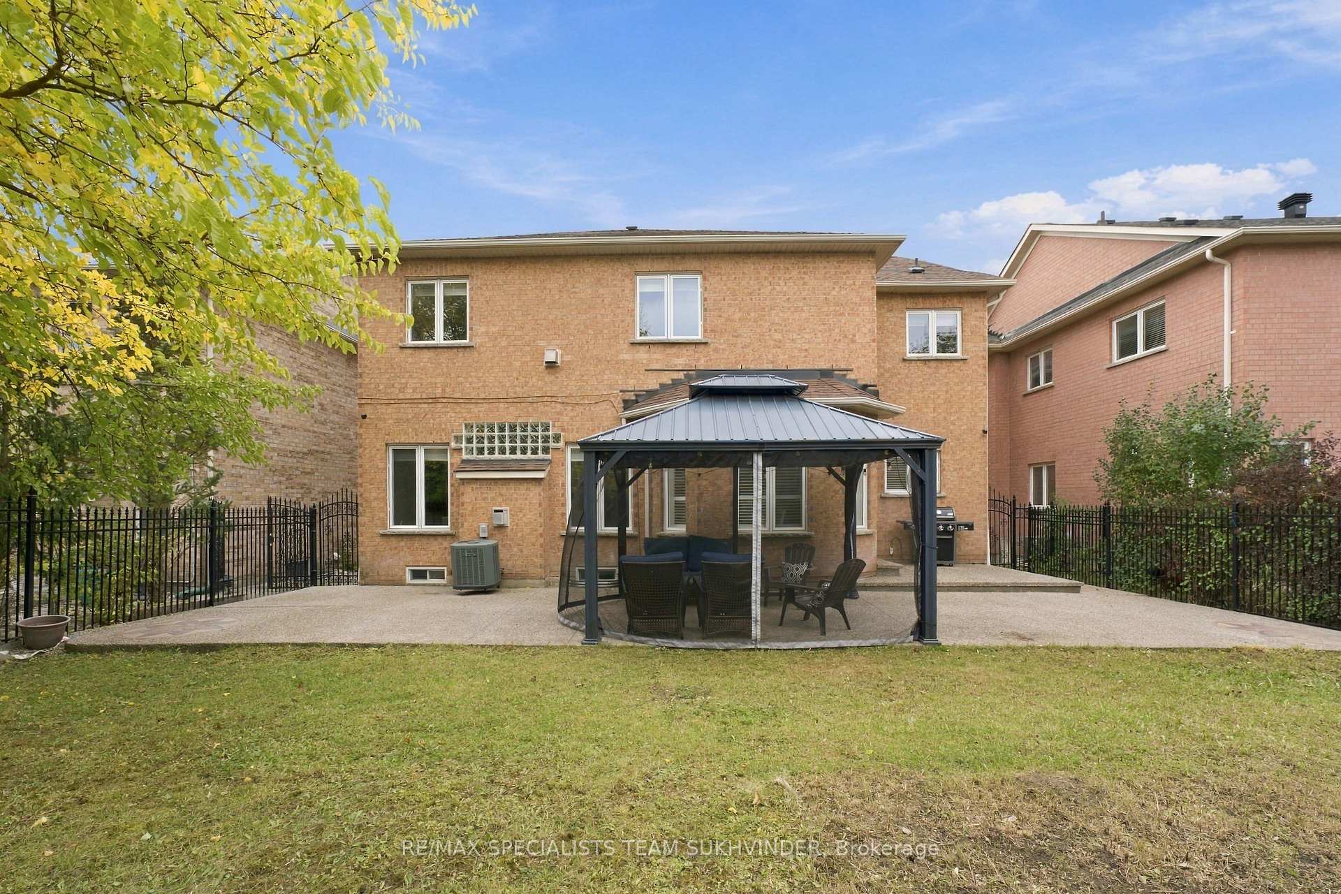 Photo 41 of 15 Saint Hubert Drive, Brampton, Vales of Castlemore North — HOMEH