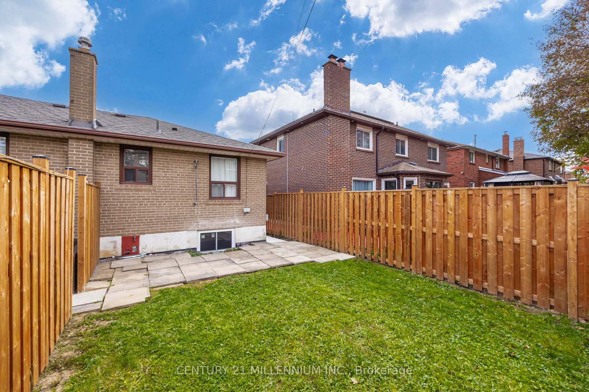 Photo 23 of Unit Basement, 18 Leneck Avenue, Brampton, Northwood Park — HOMEH
