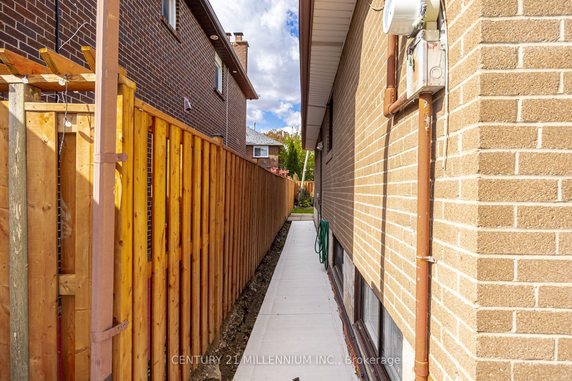 Photo 28 of Unit Basement, 18 Leneck Avenue, Brampton, Northwood Park — HOMEH