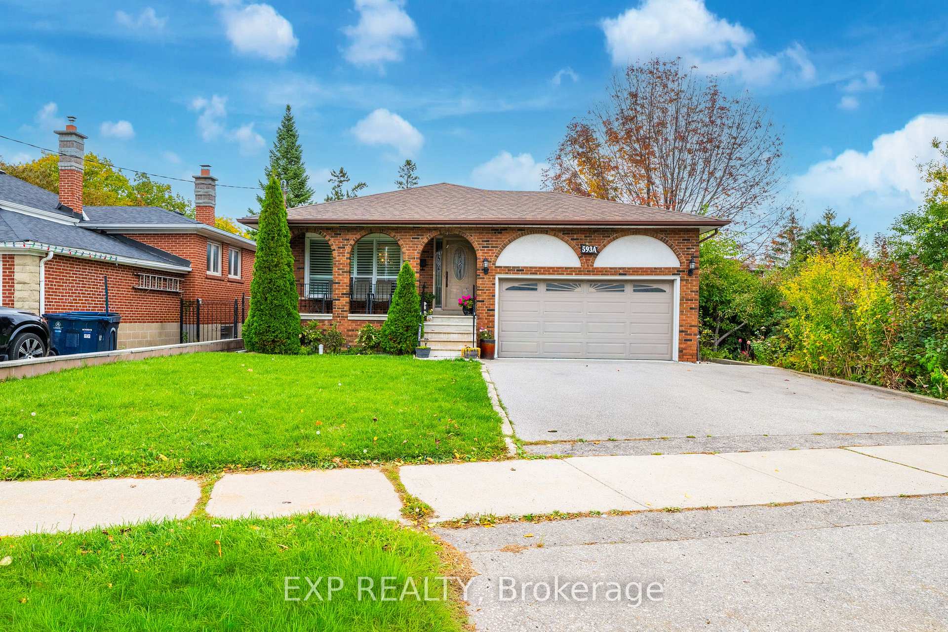 Photo of 593A Scarlett Road N