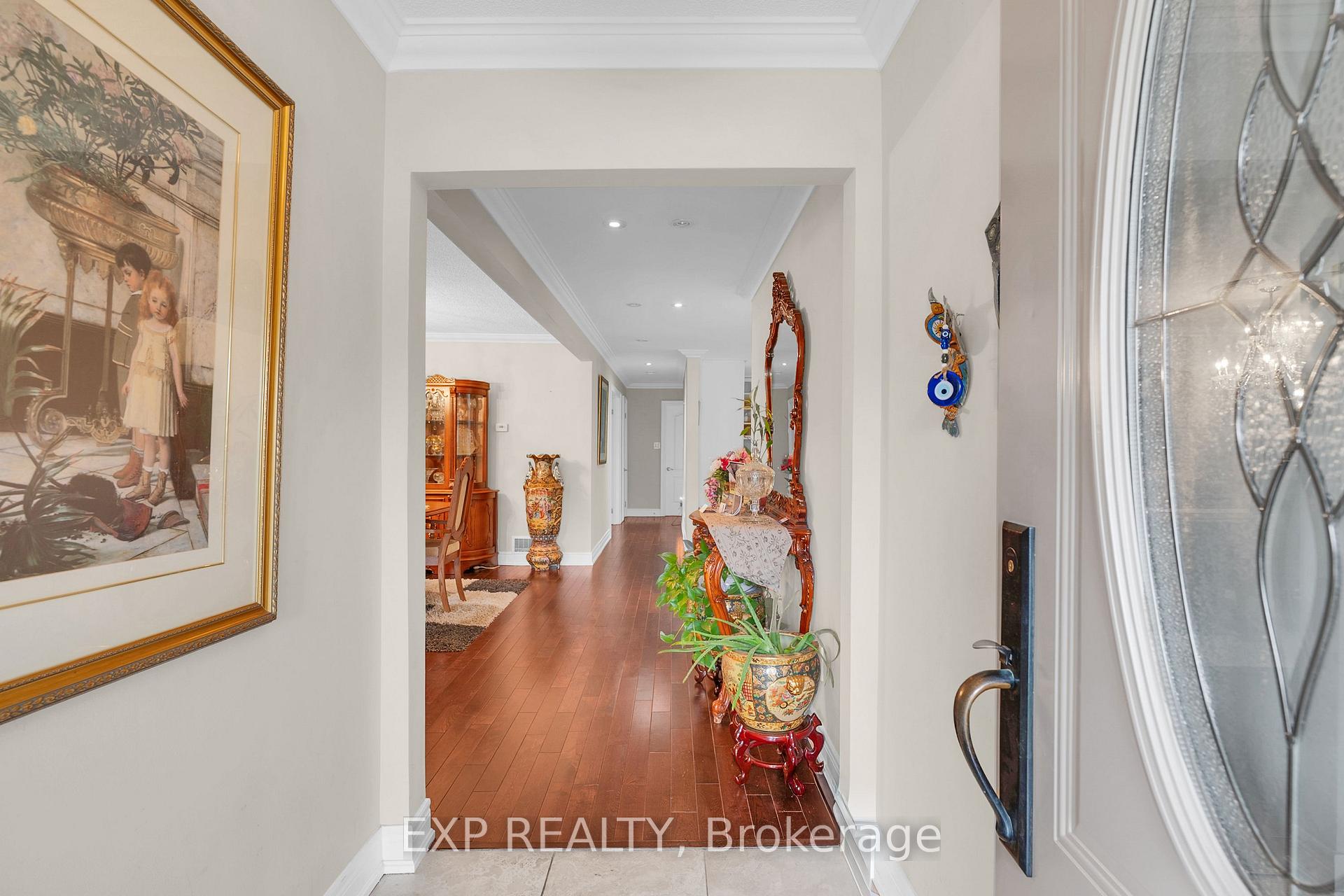 Photo 7 of 593A Scarlett Road N, Etobicoke, Humber Heights — HOMEH
