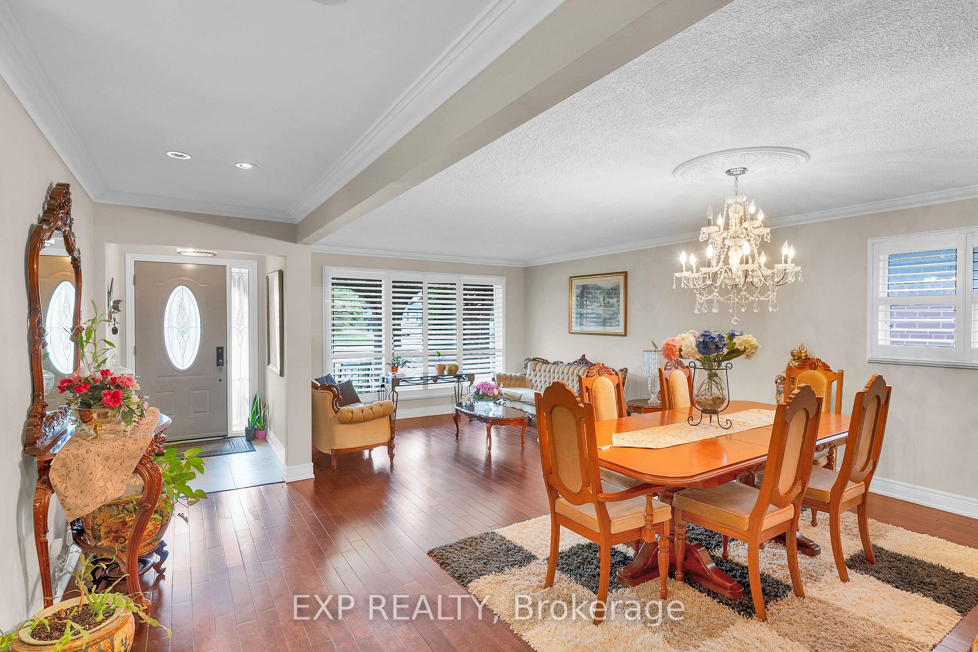 Photo 8 of 593A Scarlett Road N, Etobicoke, Humber Heights — HOMEH
