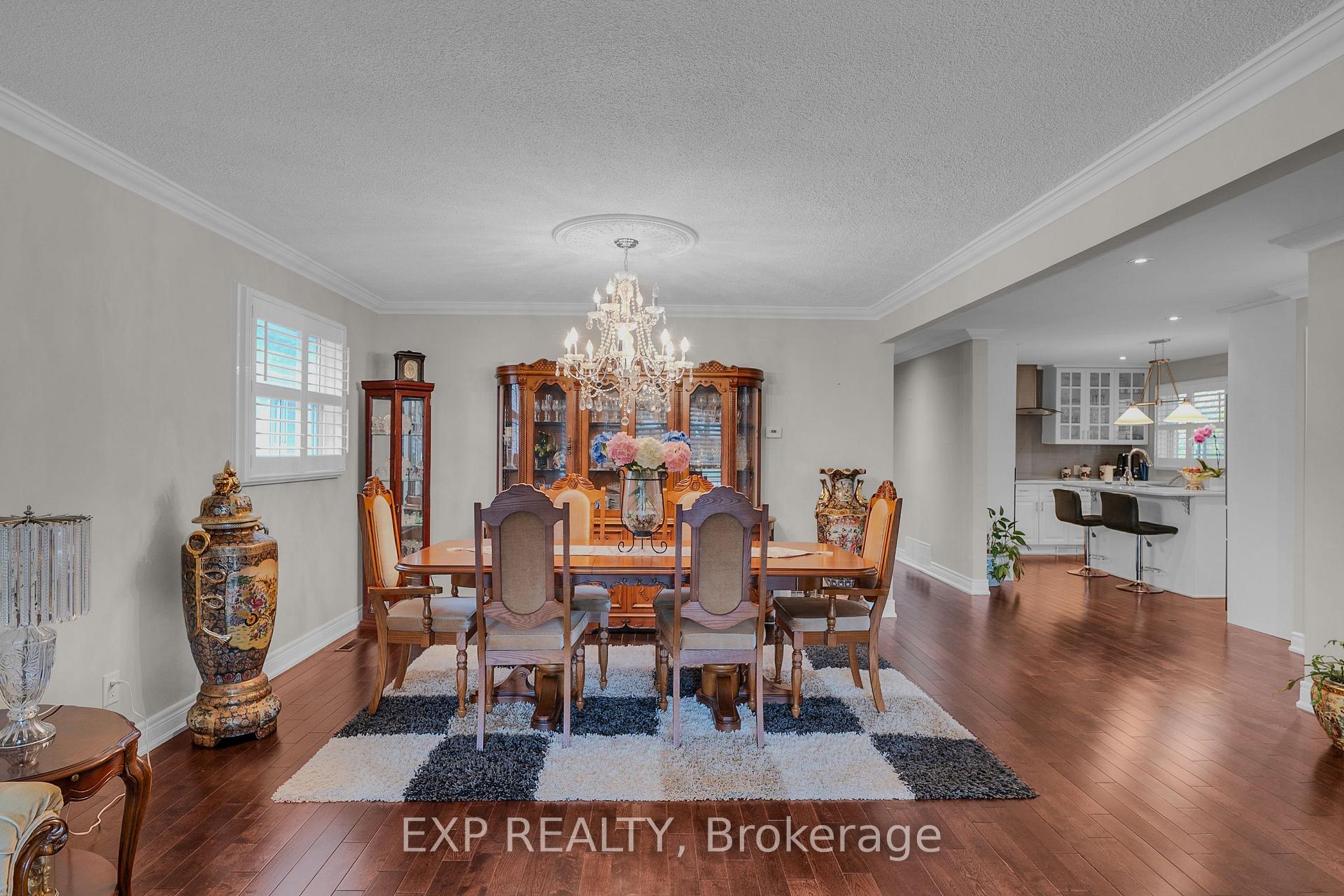 Photo 11 of 593A Scarlett Road N, Etobicoke, Humber Heights — HOMEH