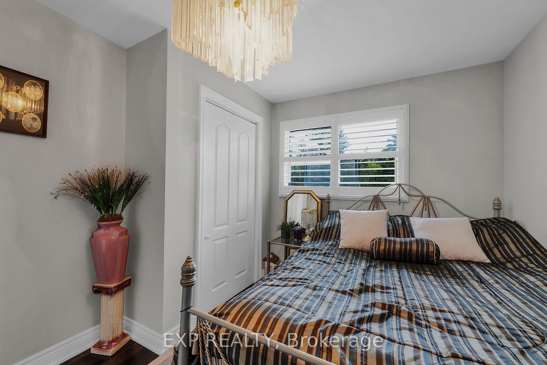 Photo 20 of 593A Scarlett Road N, Etobicoke, Humber Heights — HOMEH