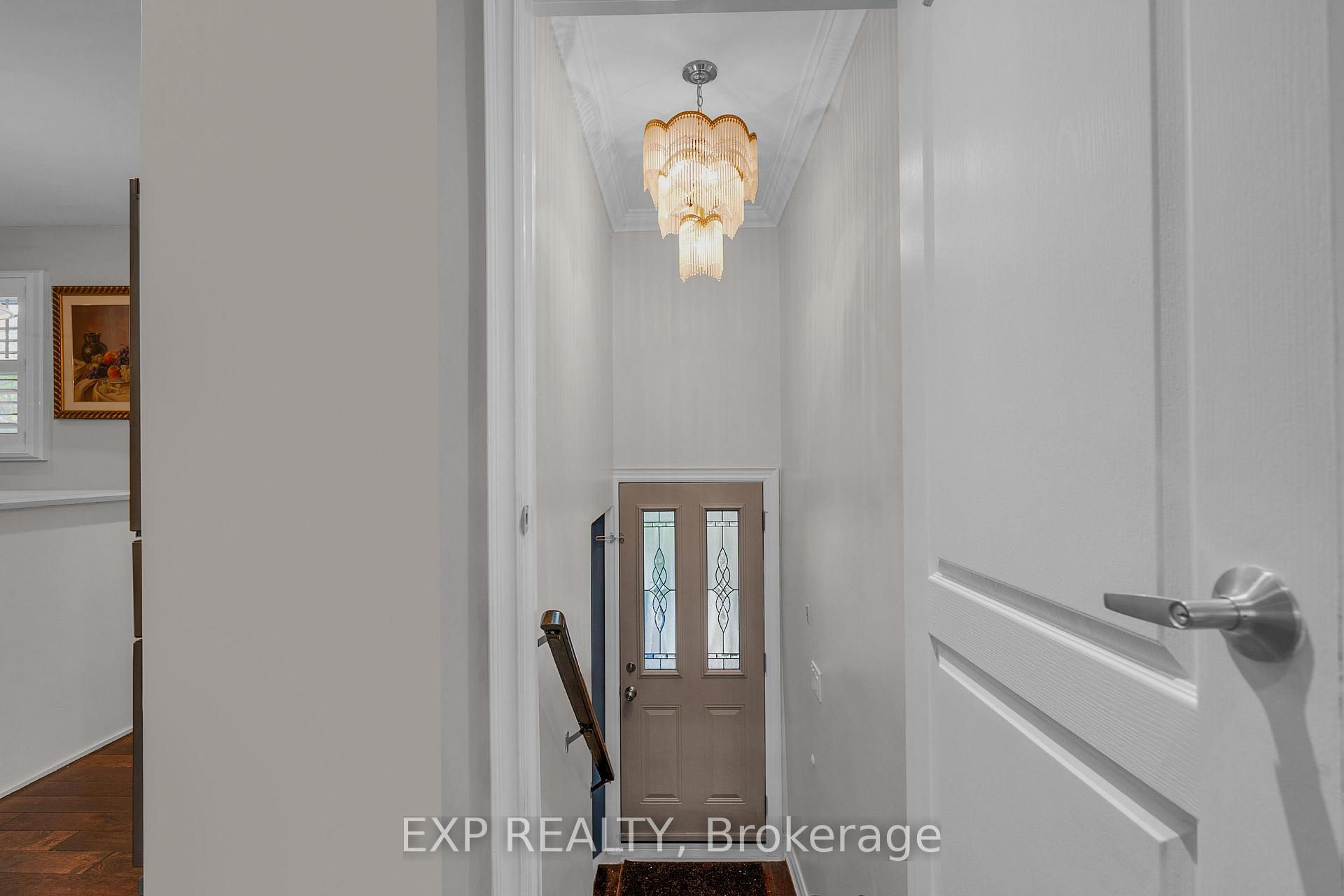 Photo 23 of 593A Scarlett Road N, Etobicoke, Humber Heights — HOMEH