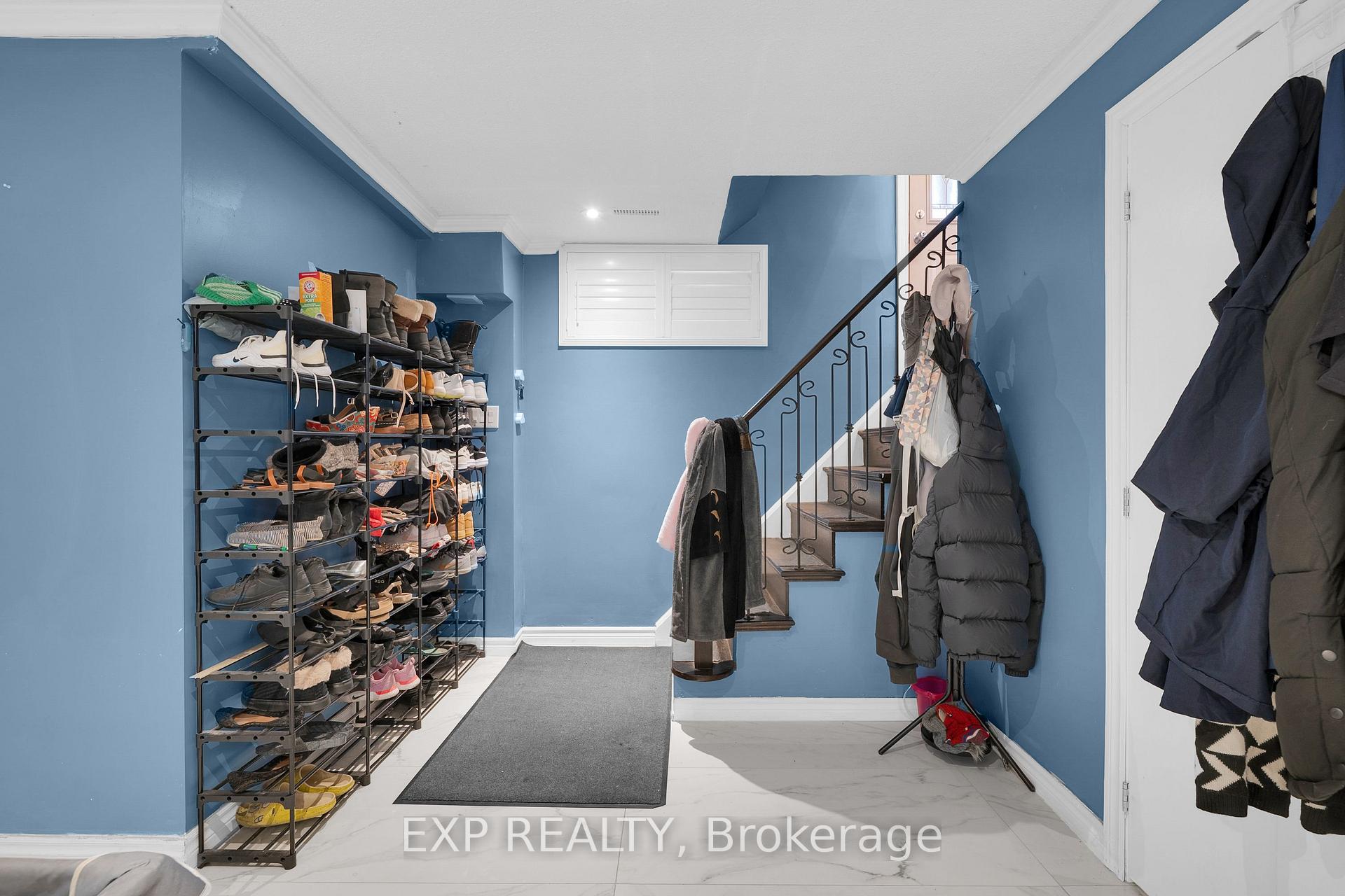 Photo 24 of 593A Scarlett Road N, Etobicoke, Humber Heights — HOMEH