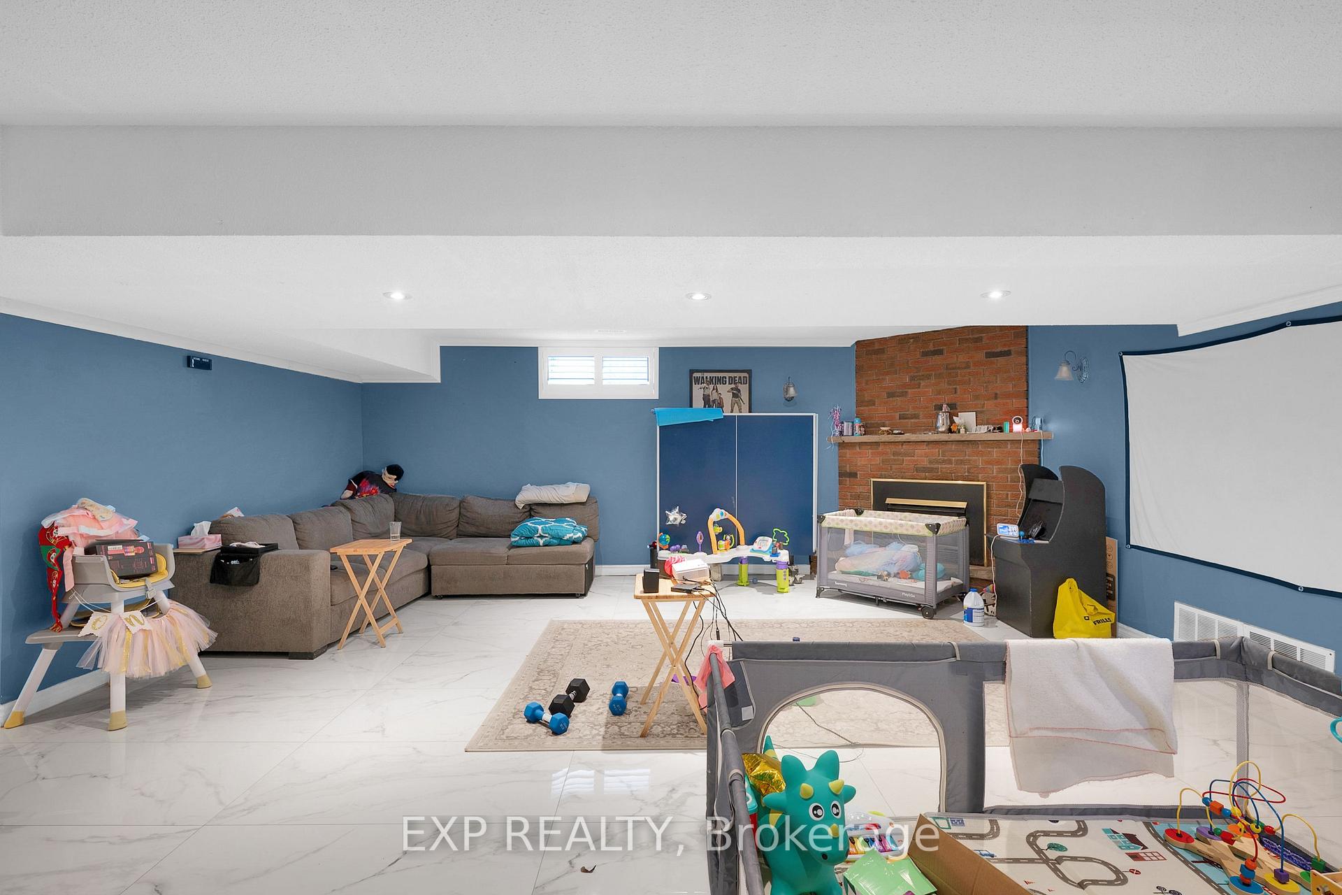 Photo 25 of 593A Scarlett Road N, Etobicoke, Humber Heights — HOMEH