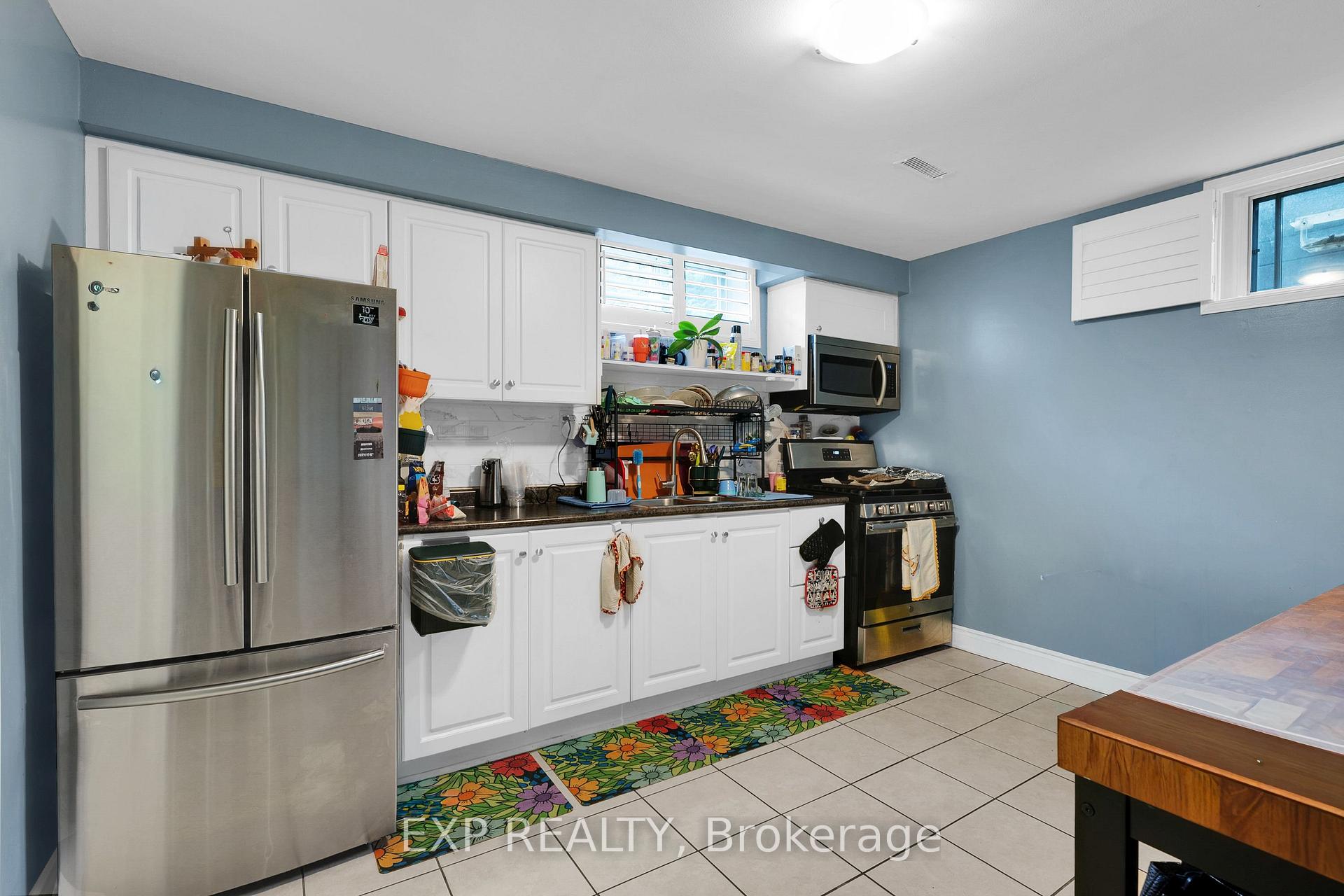Photo 29 of 593A Scarlett Road N, Etobicoke, Humber Heights — HOMEH