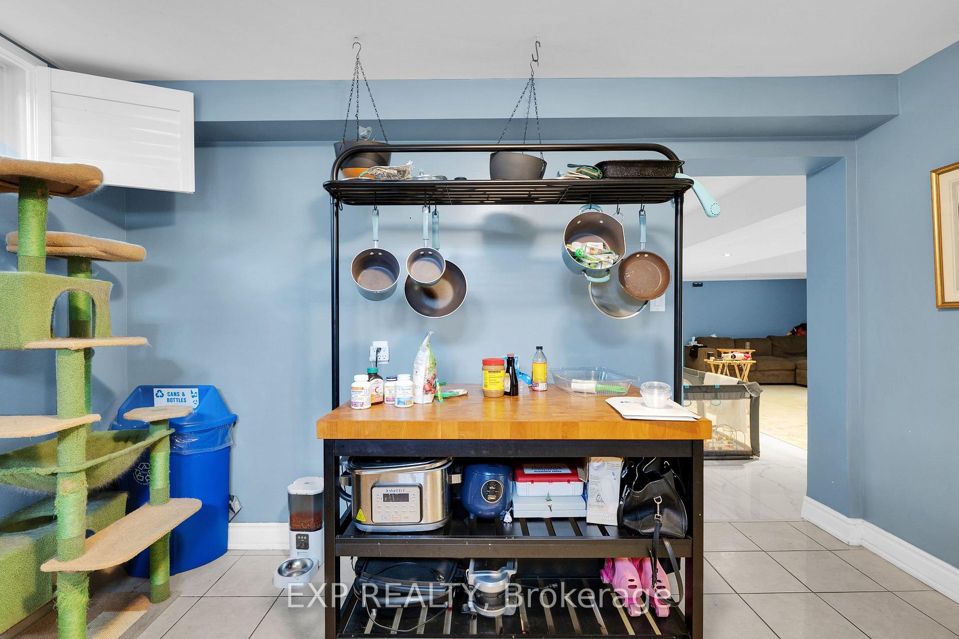 Photo 30 of 593A Scarlett Road N, Etobicoke, Humber Heights — HOMEH