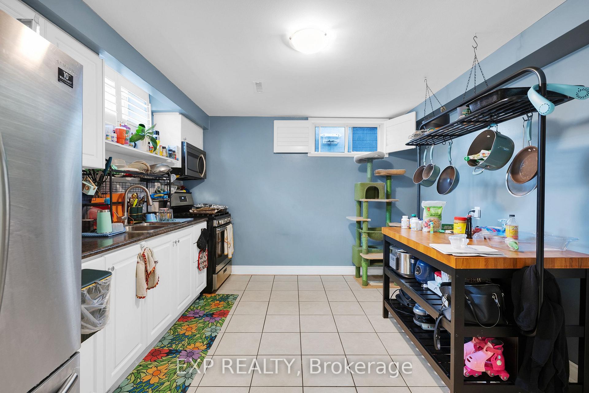 Photo 31 of 593A Scarlett Road N, Etobicoke, Humber Heights — HOMEH