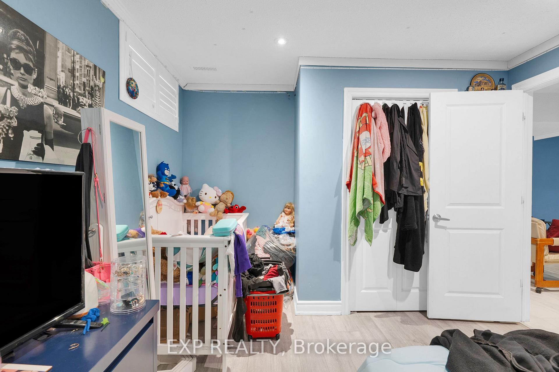 Photo 34 of 593A Scarlett Road N, Etobicoke, Humber Heights — HOMEH
