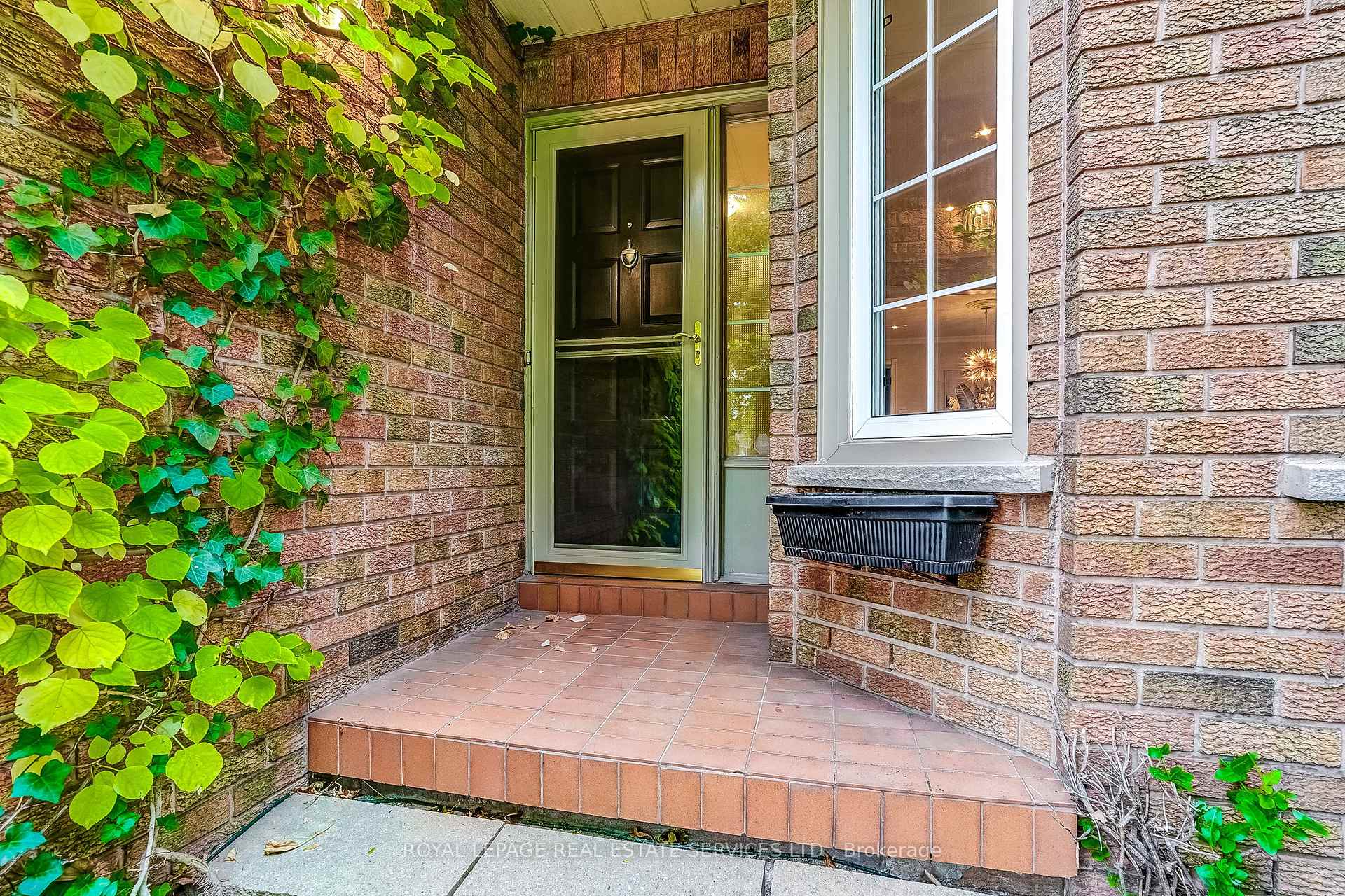 Photo 3 of 3119 Dover Crescent, Mississauga, Erin Mills — HOMEH